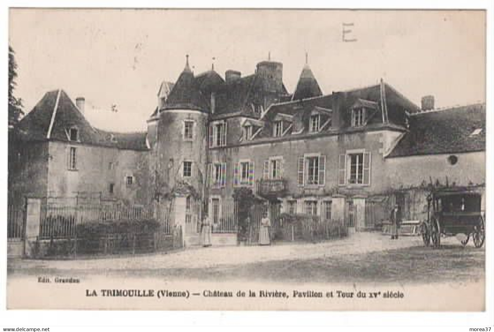 LA TRIMOUILLE   Château De La Rivière Pavillon Et Tour Du XVe Siècle - La Trimouille