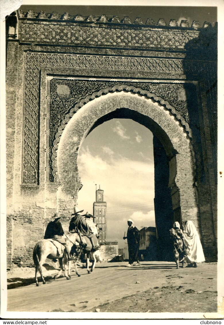 CPSM - MEKNES -  PORTE ET MOSQUEE EL BERDAINE - Meknes