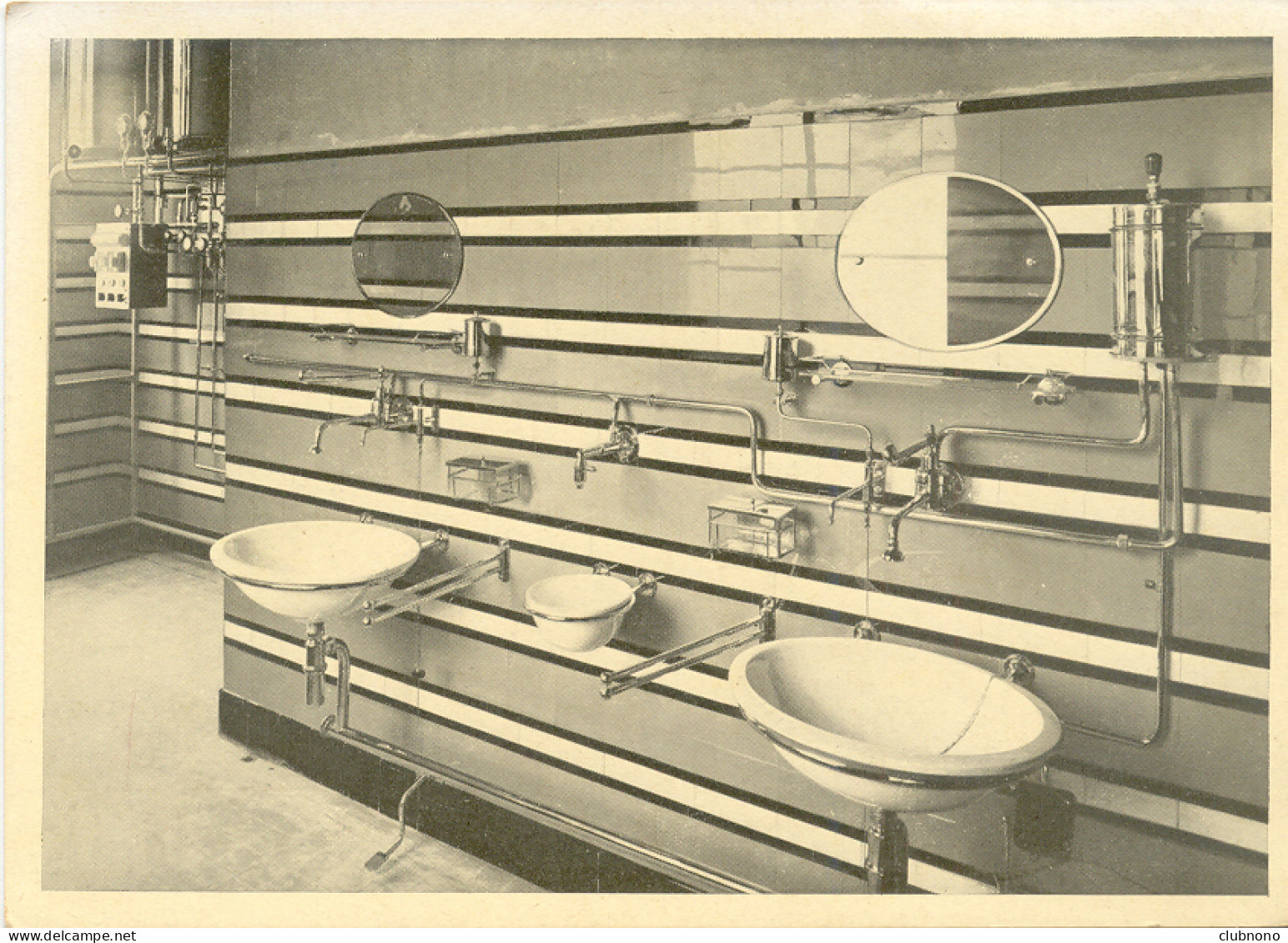 CPA - CHARLEROI - MATERNITE REINE-ASTRID - SALLE DE STERILISATION (1947 - TRES RARE) - Charleroi