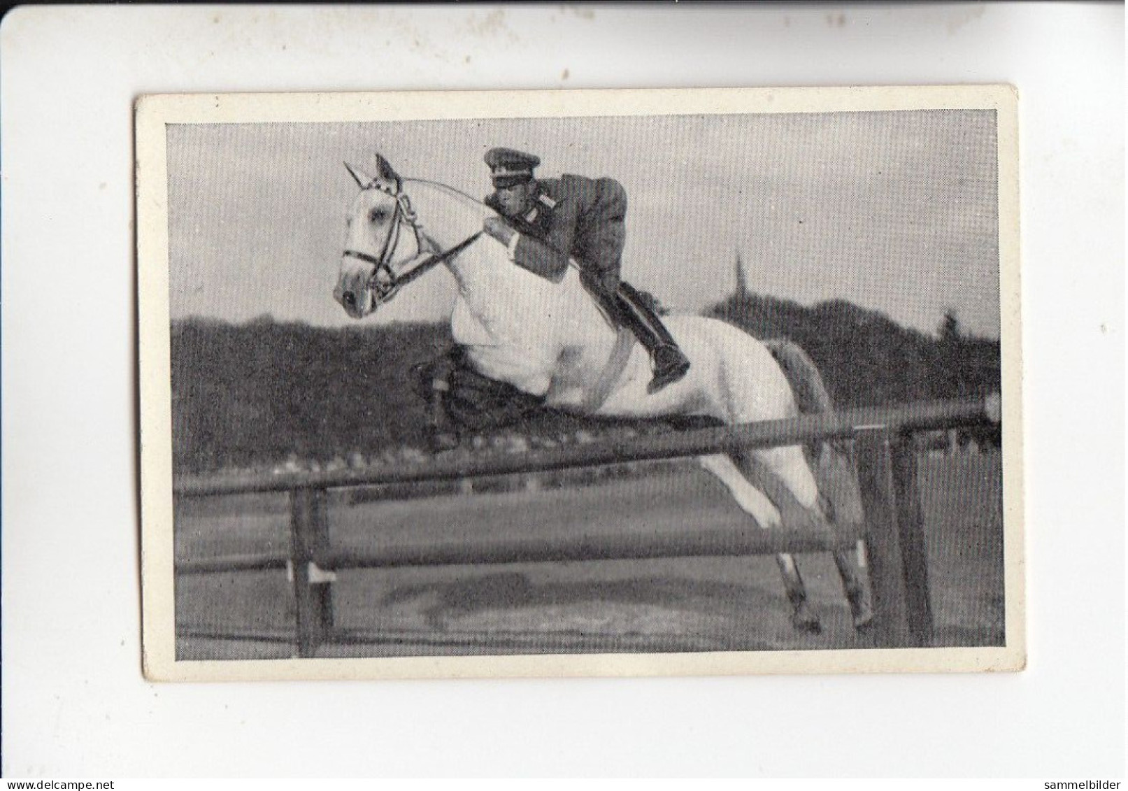 Mit Trumpf Durch Alle Welt Armee Reitschule Hannover Oberleutnant Freih Nagel  Auf Wotan    B Serie 5 #4 Von 1933 - Zigarettenmarken