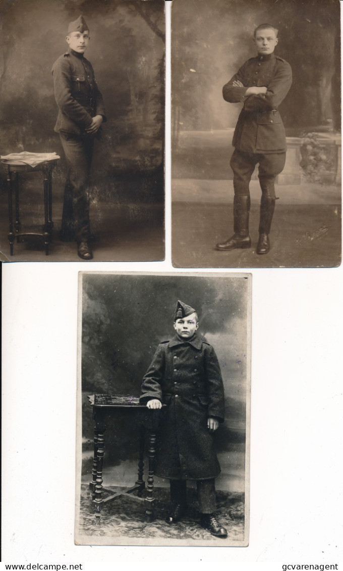 4 FOTOKAARTEN EN 2 FOTO'S     SOLDATEN - Guerres - Autres