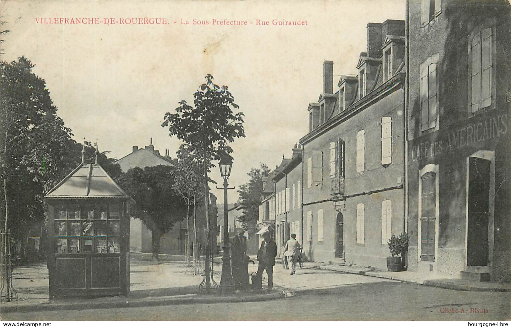 Villefranche De Rouergue La Sous Préfecture Rue Guiraudet Le Café Des Américains - Villefranche De Rouergue