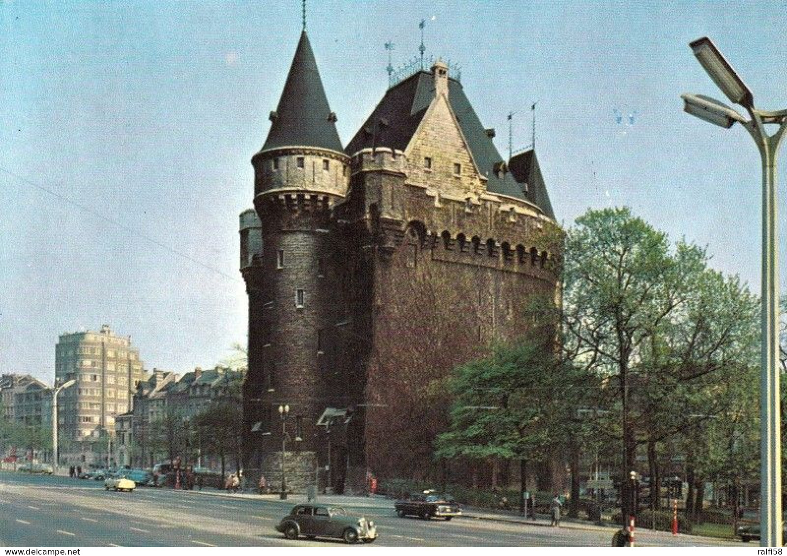 1 AK  Belgien * Brüssels Mittelalterliches Tor Hallepoort - Das Letzte Überbleibsel Der Zweiten Stadtmauer Von Brüssel * - Monumenten, Gebouwen