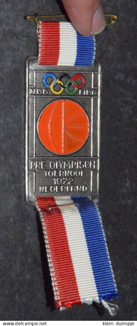 Medaille Pre Olympisch Toernooi 1972 Nederland. Basketball - Habillement, Souvenirs & Autres