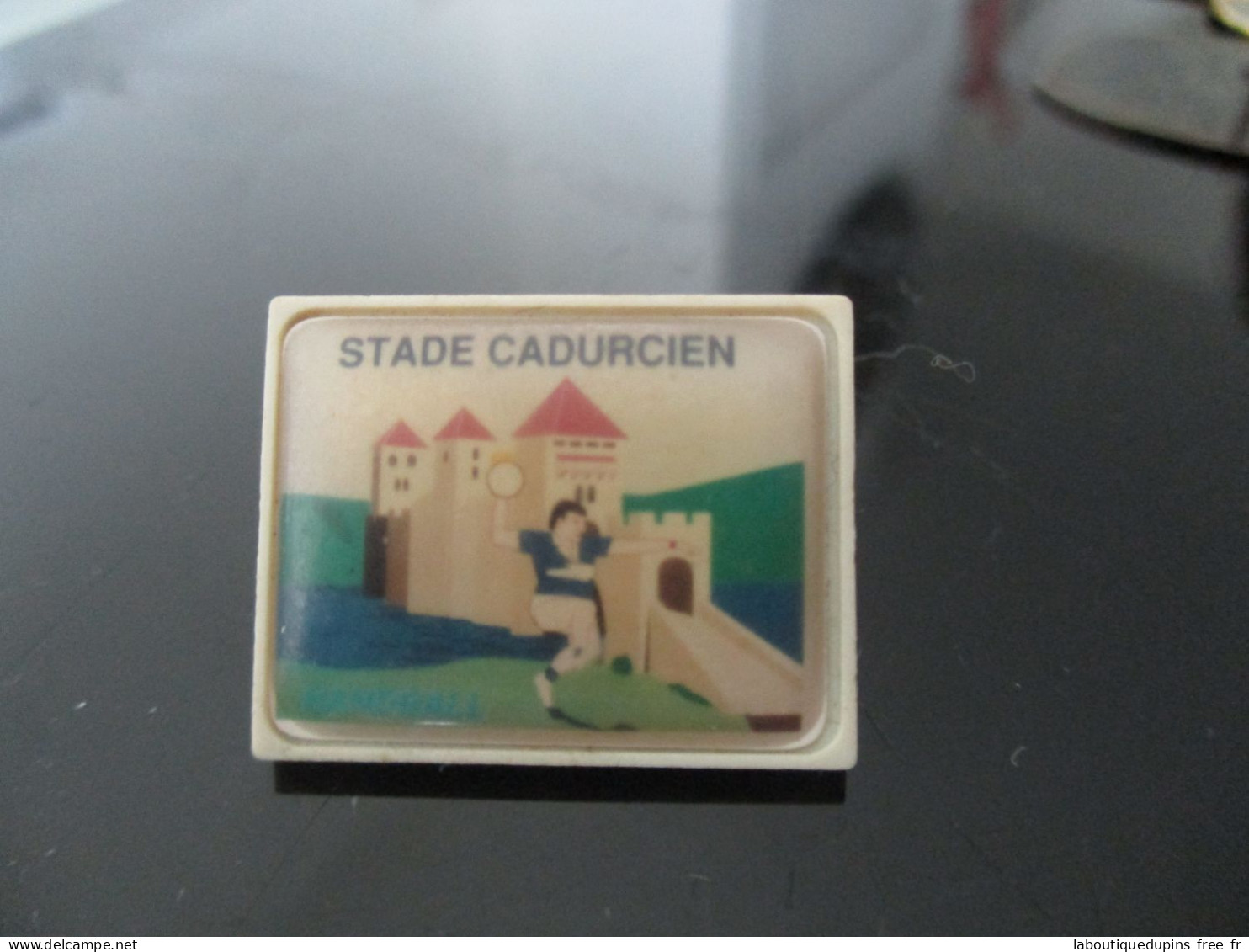 Pin's Lot 005 -- Stade Cadurcien -- Exclusif Sur Delcampe - Voetbal