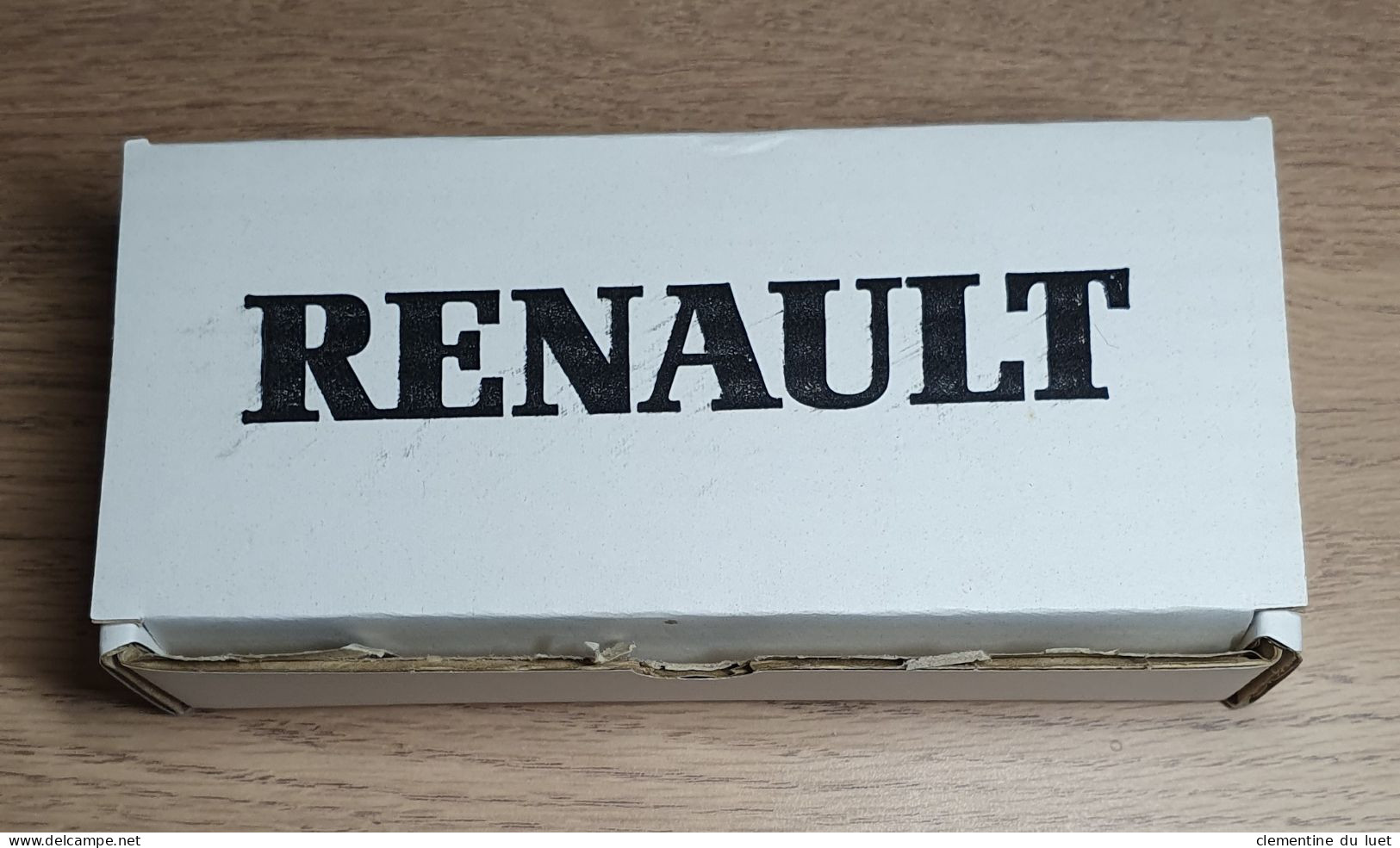 CENDRIER METAL RENAULT OBJET PUBLICITAIRE DANS SA BOITE D'ORIGINE - Metall