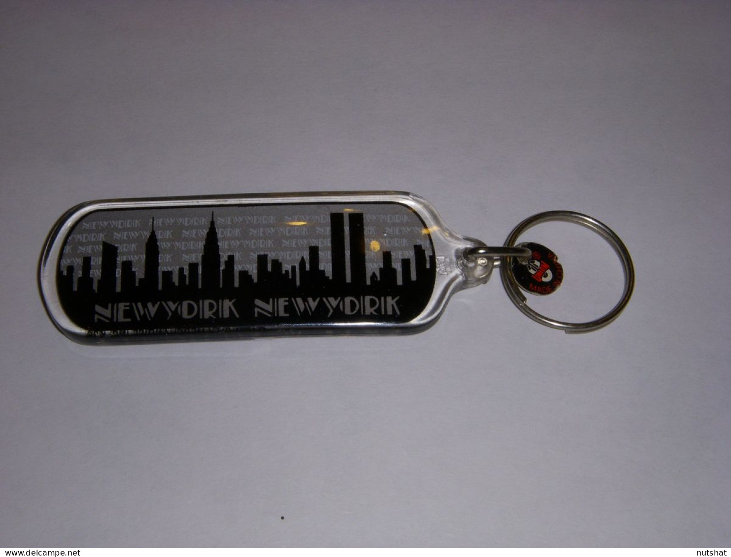 PORTE CLEFS 02 ANNEAU NEW YORK NOIR Et BLANC DIMENSION Environ 7x3cm PLASTIQUE - Portachiavi