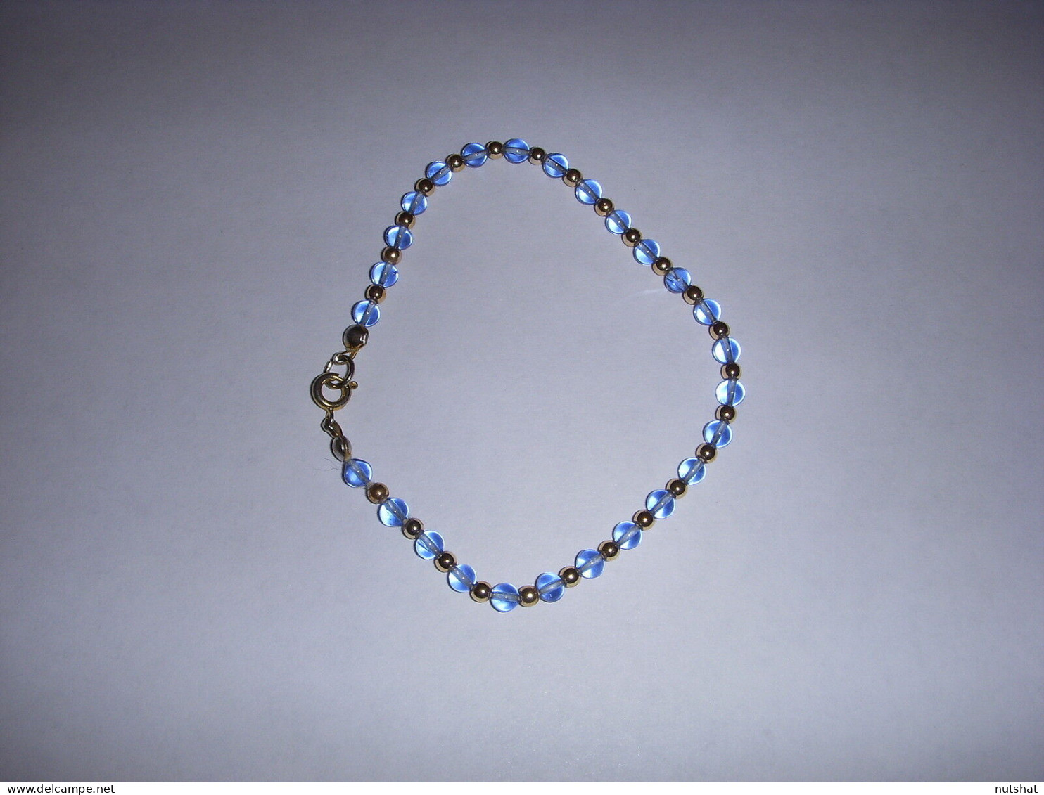 108 BRACELET FIN PERLES De VERRES BLEUES Et PERLES DOREES - Bracelets