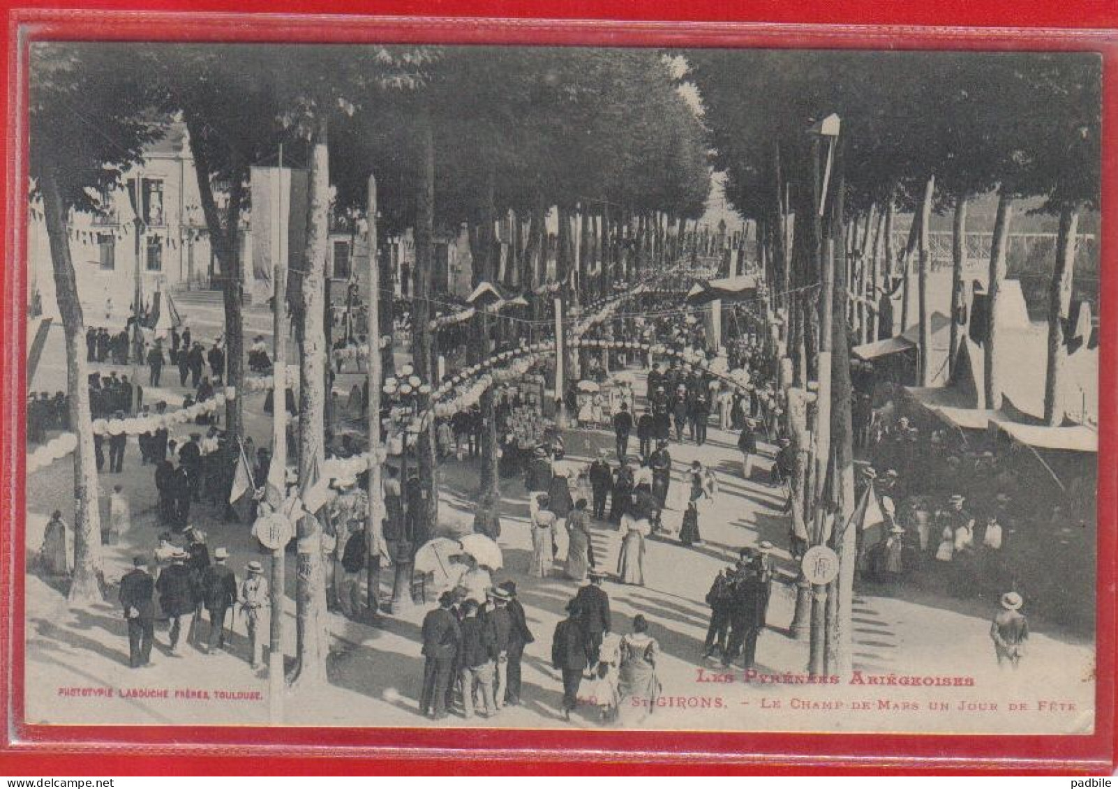 Carte Postale 09. Saint-Girons  Le Champ De Foire Un Jour De Fête  Très Beau Plan - Saint Girons