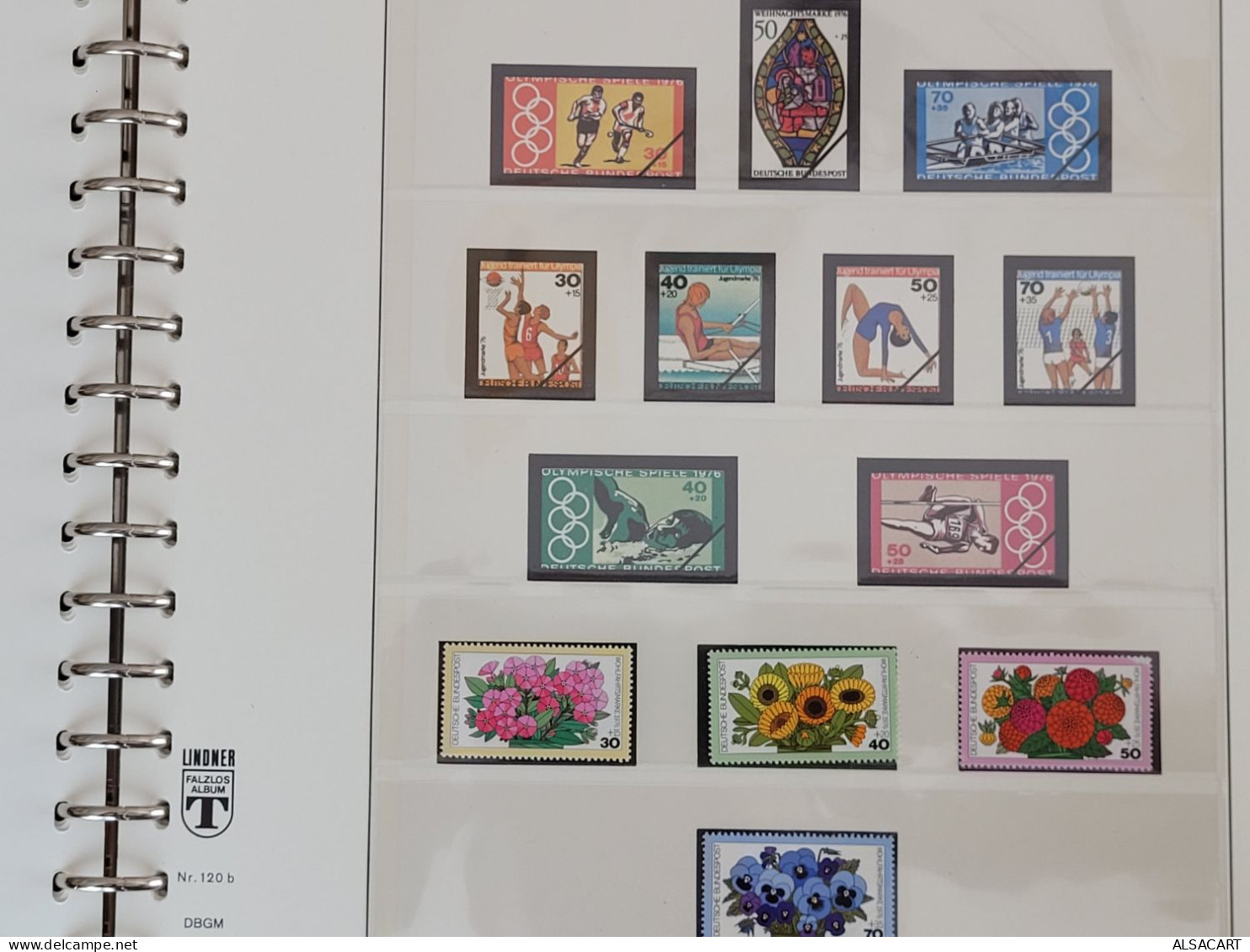 Reliure Lindner Verte Avec Années 1974/85 Allemagne Complet état Neuf , Présence De Timbres Et Blocs Prix Sympa - Raccoglitori Con Fogli D'album