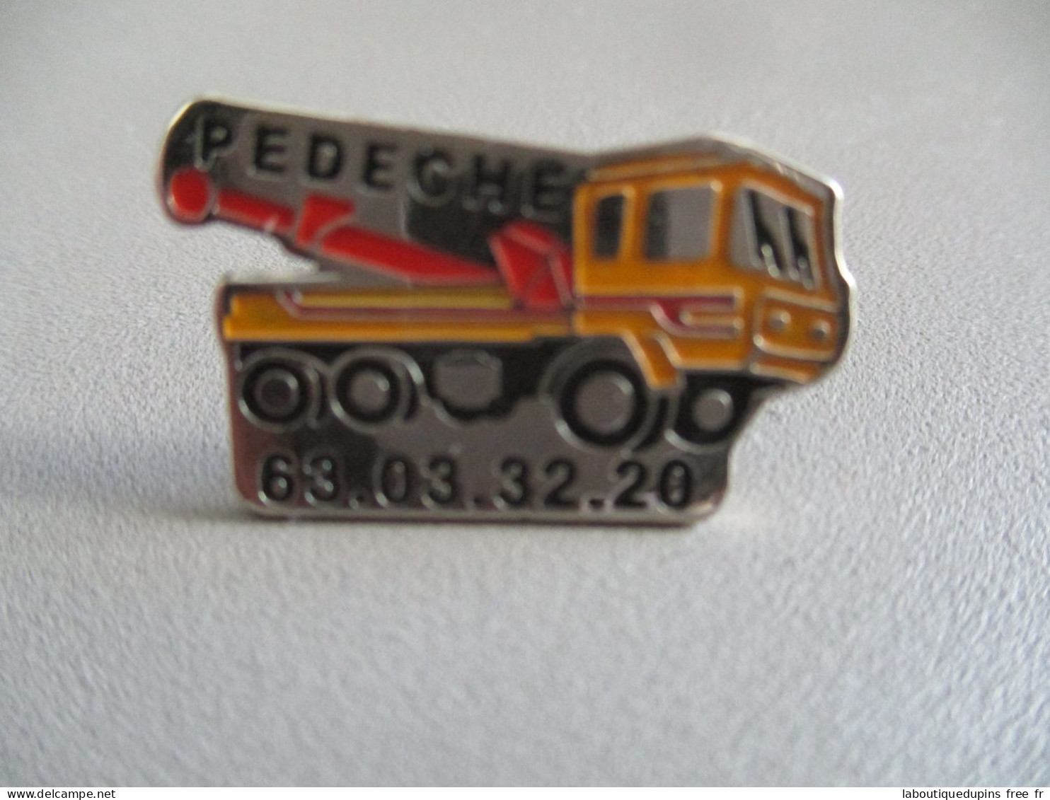 Pin's Lot 005 -- Pedeche 63 03 32 20  -- Exclusif Sur Delcampe - Trasporti