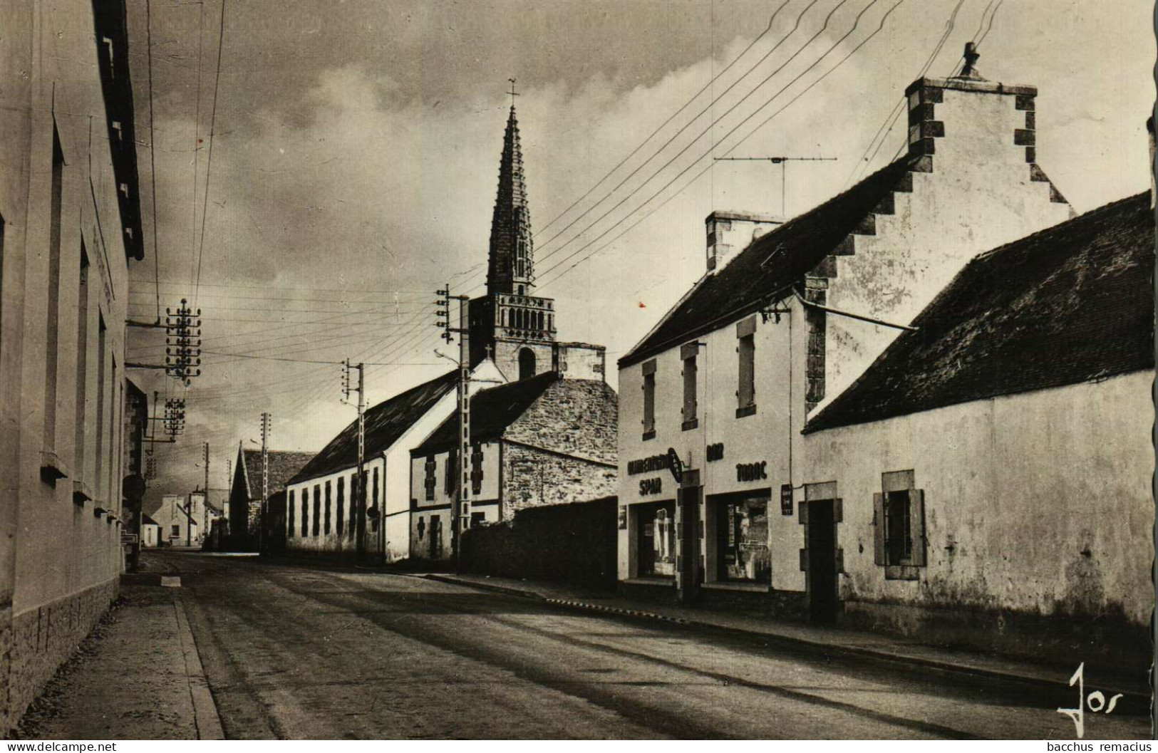 PLOUHINEC (Sud-Finistère) - Le Bourg - Plouhinec