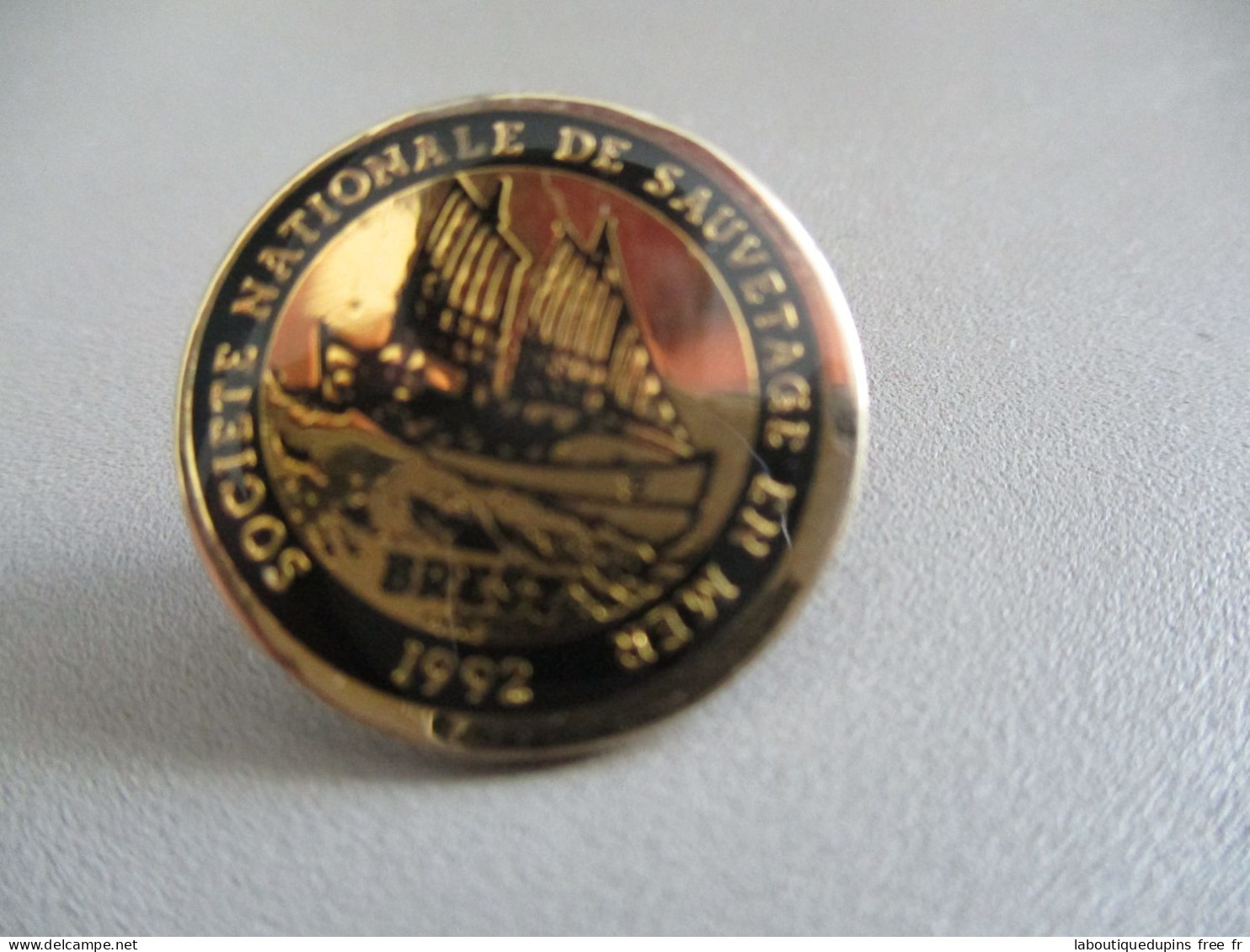 Pin's Lot 005 -- Societe Nationale De Sauvetage En Mer Brest 1992 -- Dernier Vendu 10/2015 !!!! - Boats