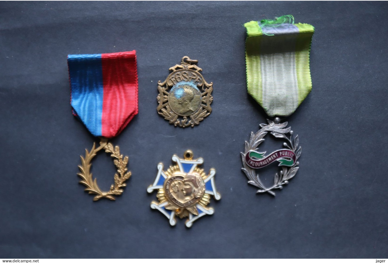 4 Médailles Anciennes   De Prix, D'encouragement  Et Divers - Otros & Sin Clasificación