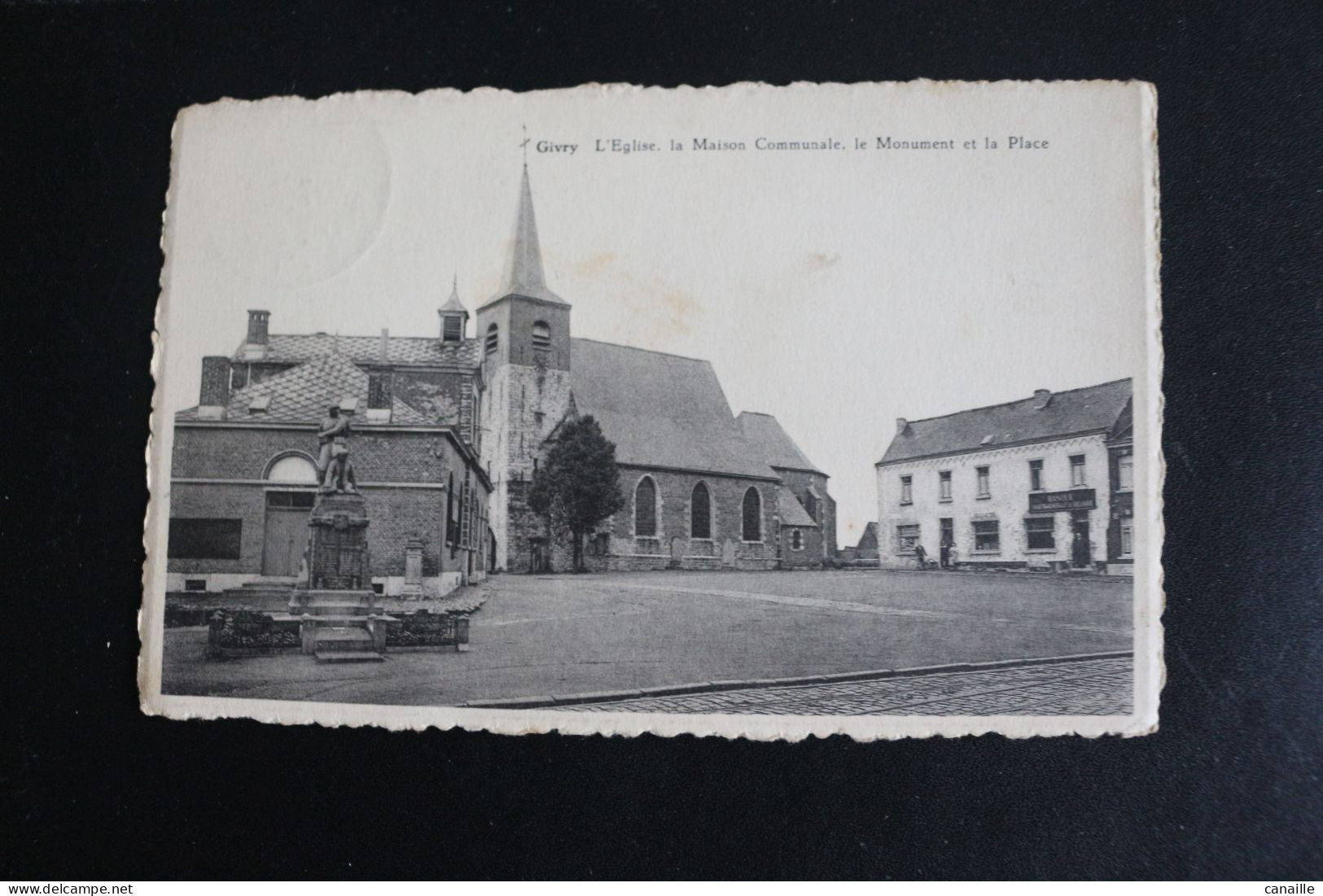 S-C 103 / Hainaut ?? - Quévy  -  Givry - L'Eglise , La Maison Communale , Le Monument Et La Place / 1960 - Quevy