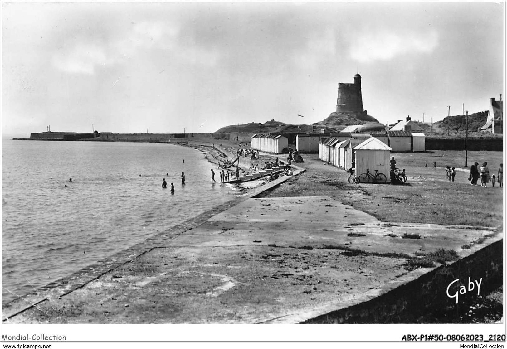 ABXP1-50-0049 - SAINT-VAAST-LA-HOUGUE - La Plage Et Le Fort De La Hougue - Saint Vaast La Hougue