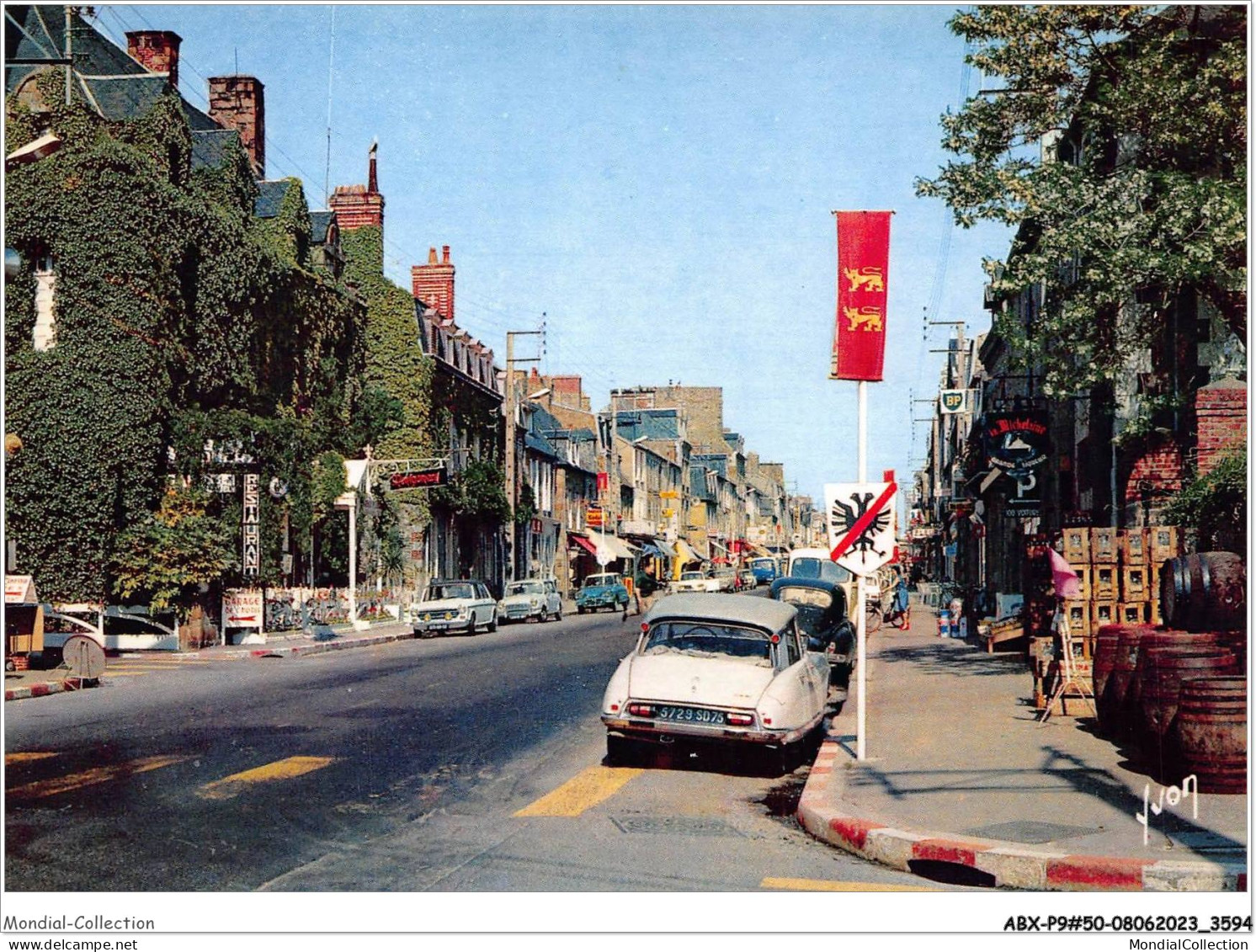 ABXP9-50-0791 - PONTORSON - Rue De Couesnon Et Ses Hotels - Pontorson