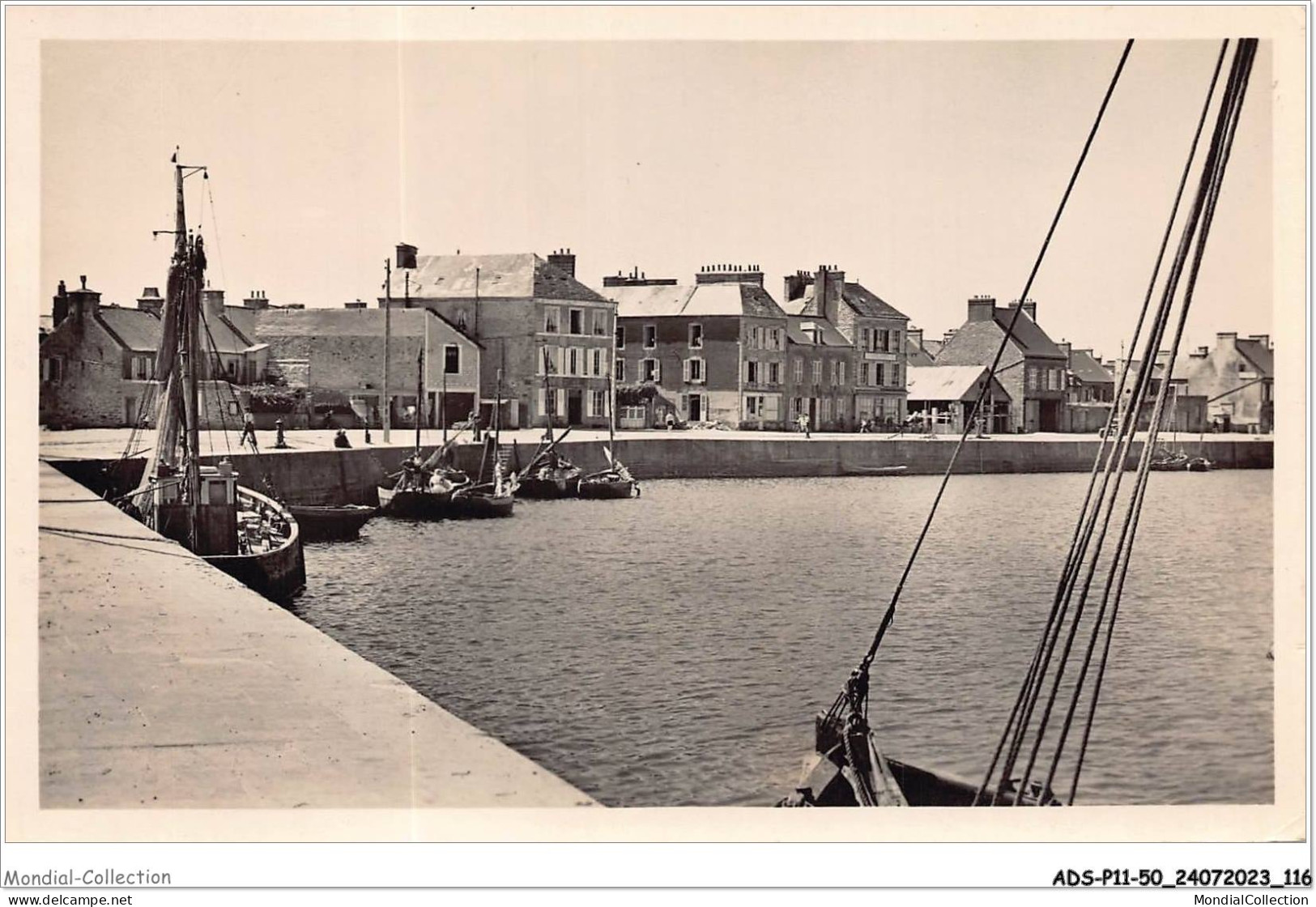 ADSP11-50-1041 - SAINT-VAAST-LA-HOUGUE - Le Port - Saint Vaast La Hougue