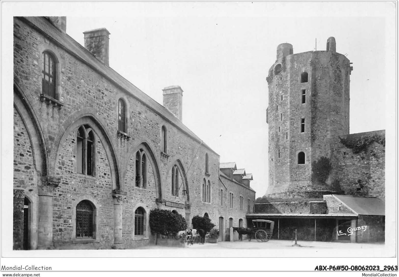 ABXP6-50-0471 - BRICQUEBEC - Hotel Du Vieux  Chateau Et Le Donjon  - Bricquebec