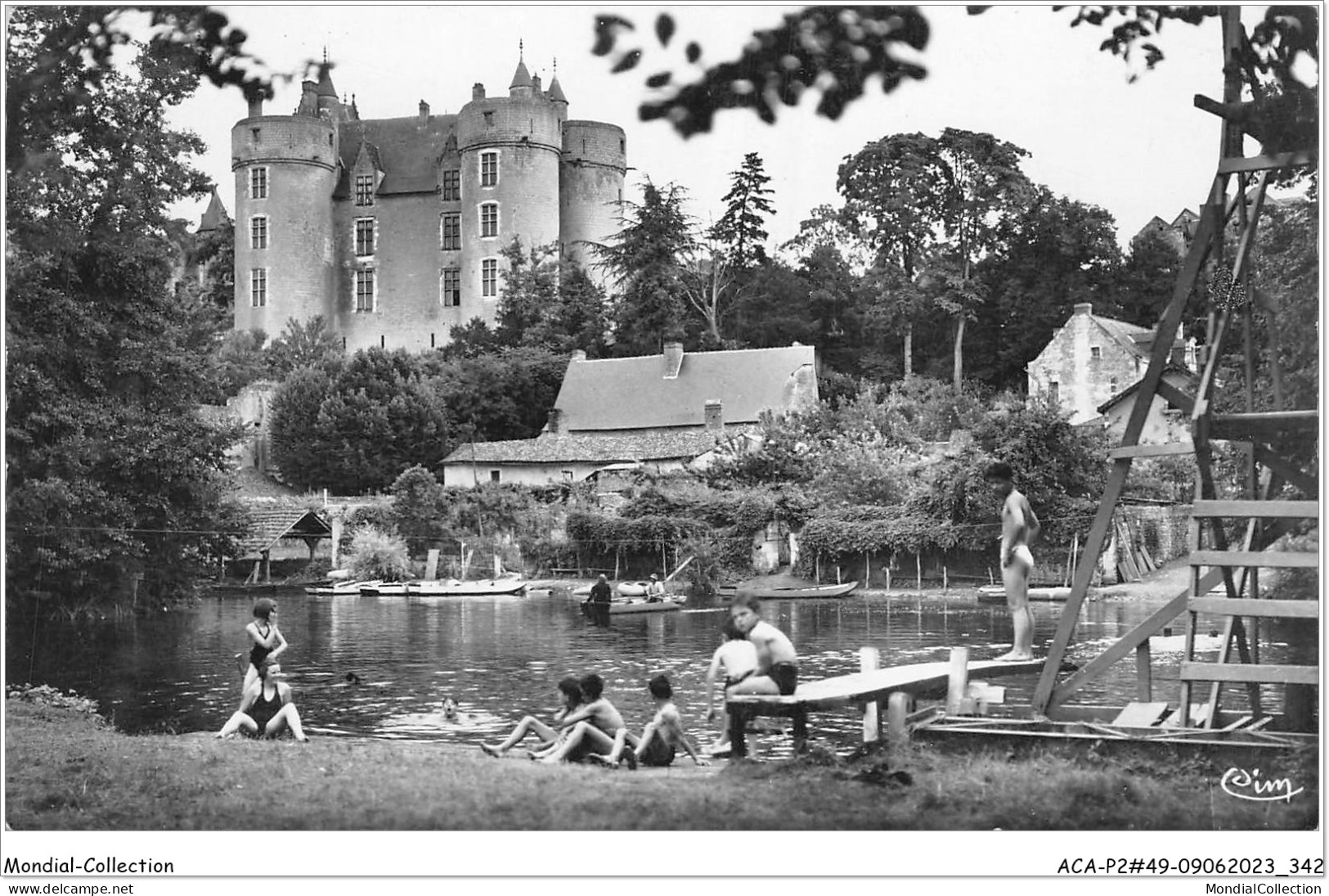 ACAP2-49-0175 - MONTREUIL-BELLAY - Le Chateau Et Le Club Nautique Sur Le Thouet  - Montreuil Bellay