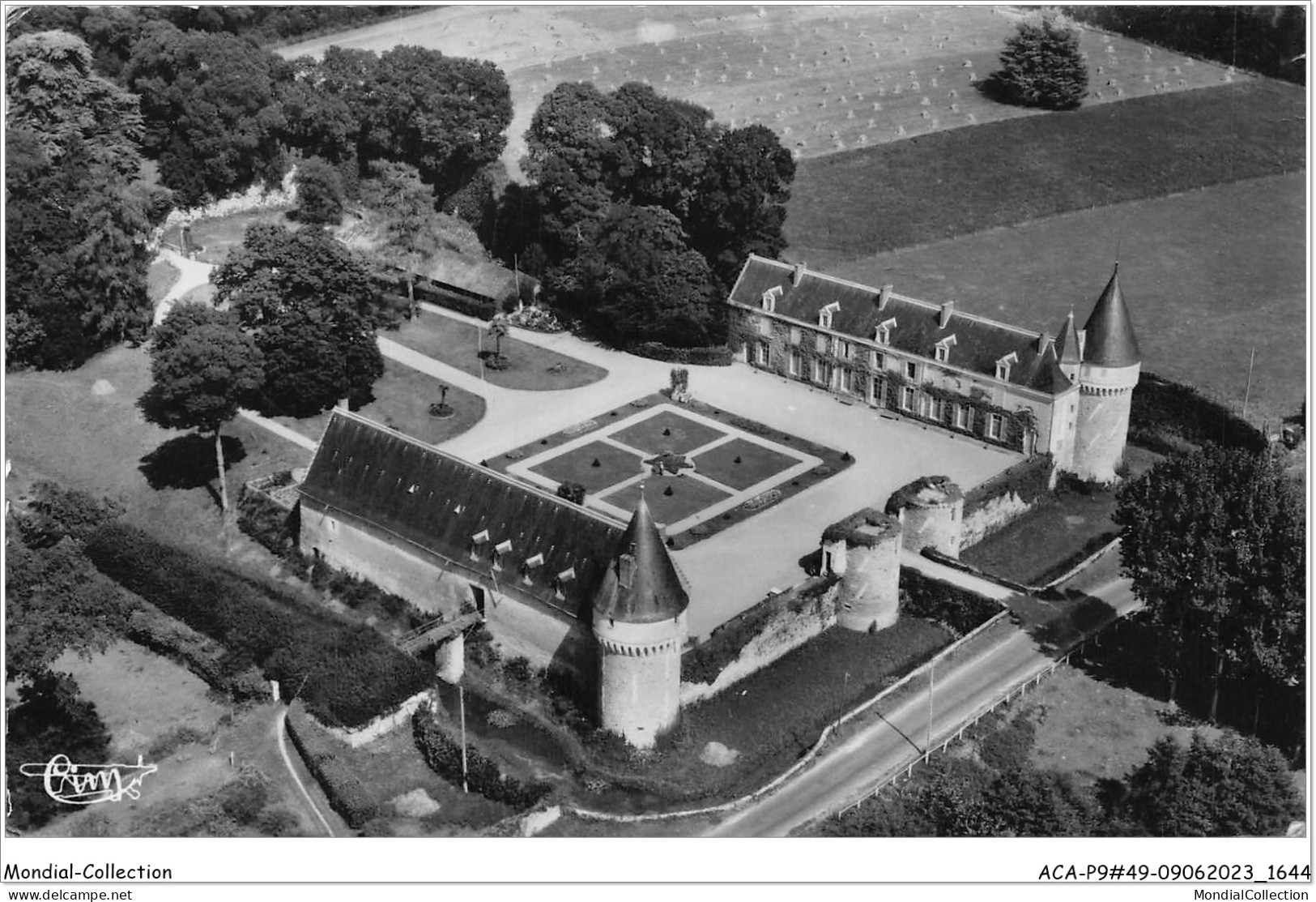 ACAP9-49-0826 - SEICHES-sur-le-LOIR - Chateau Le Verger Et Matheflon - Vue Aerienne - Seiches Sur Le Loir