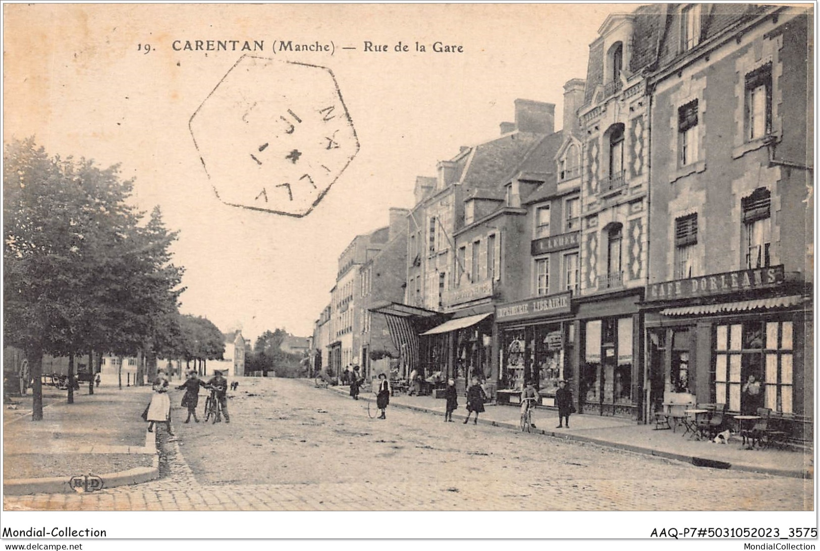 AAQP7-50-0572 - CARENTON - Rue De La Gare - Carentan