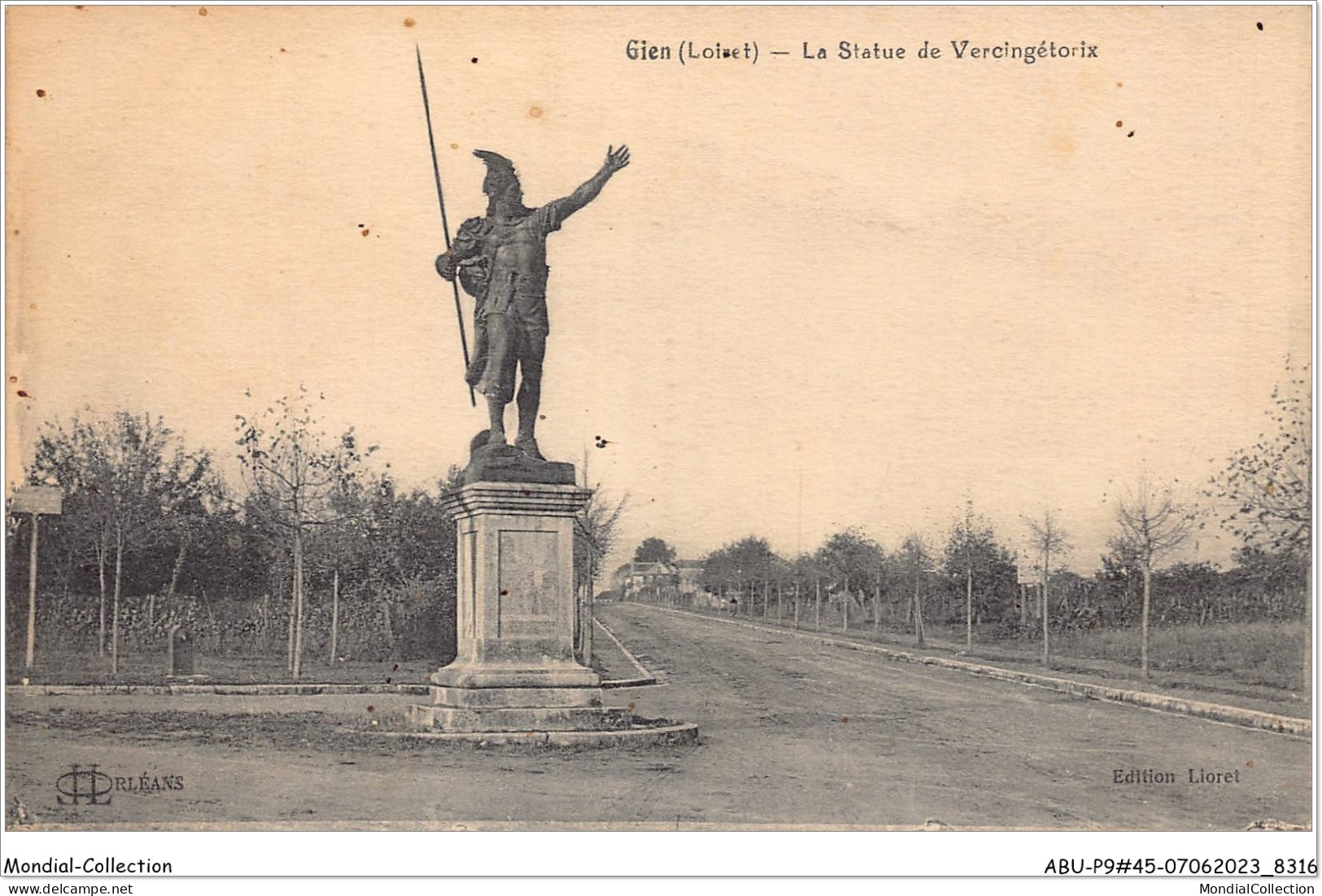 ABUP9-45-0794 - GIEN - La Statue De Vercingetorix - Gien