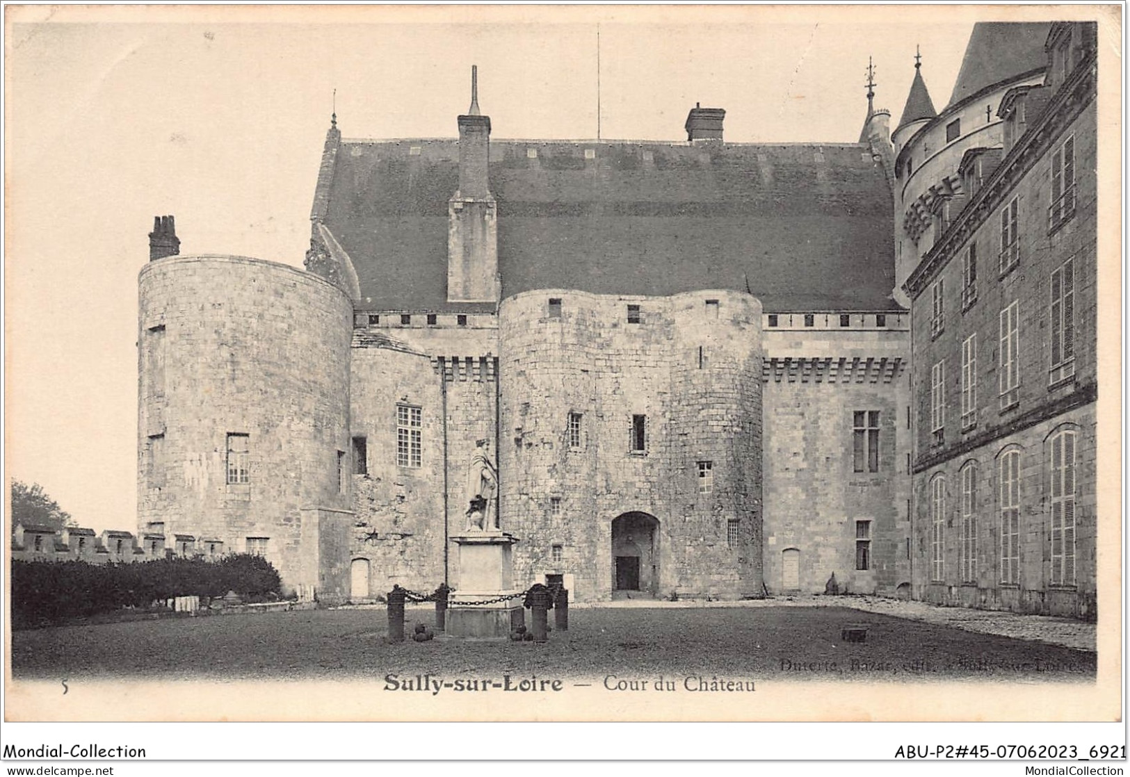 ABUP2-45-0096  -  SULLY-SUR-LOIRE - Cour Du Chateau  - Sully Sur Loire