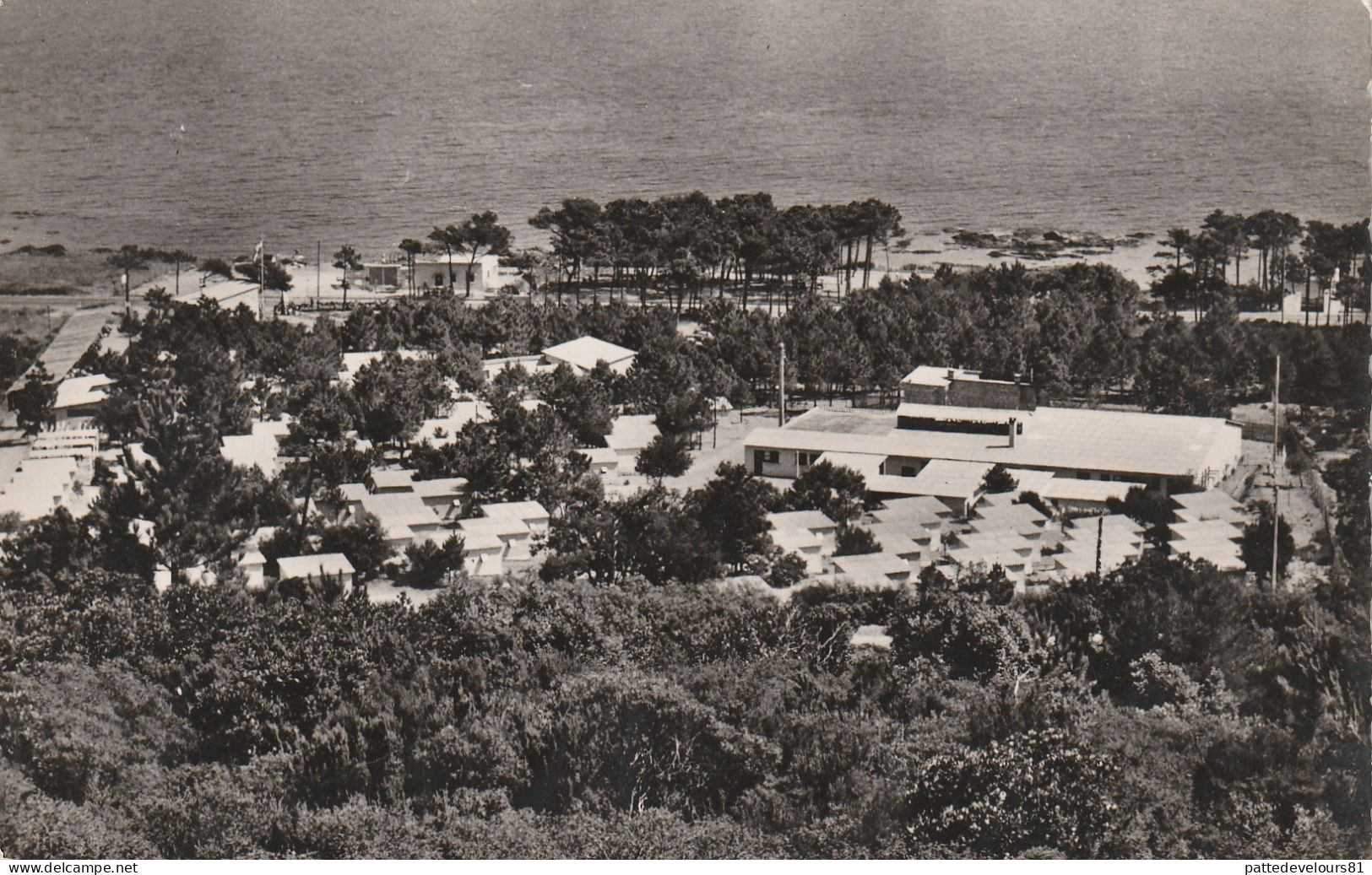 CPSM Dentelée (83) Calanques Des ISSAMBRES Le Village Vacances Touring Club De France - Les Issambres