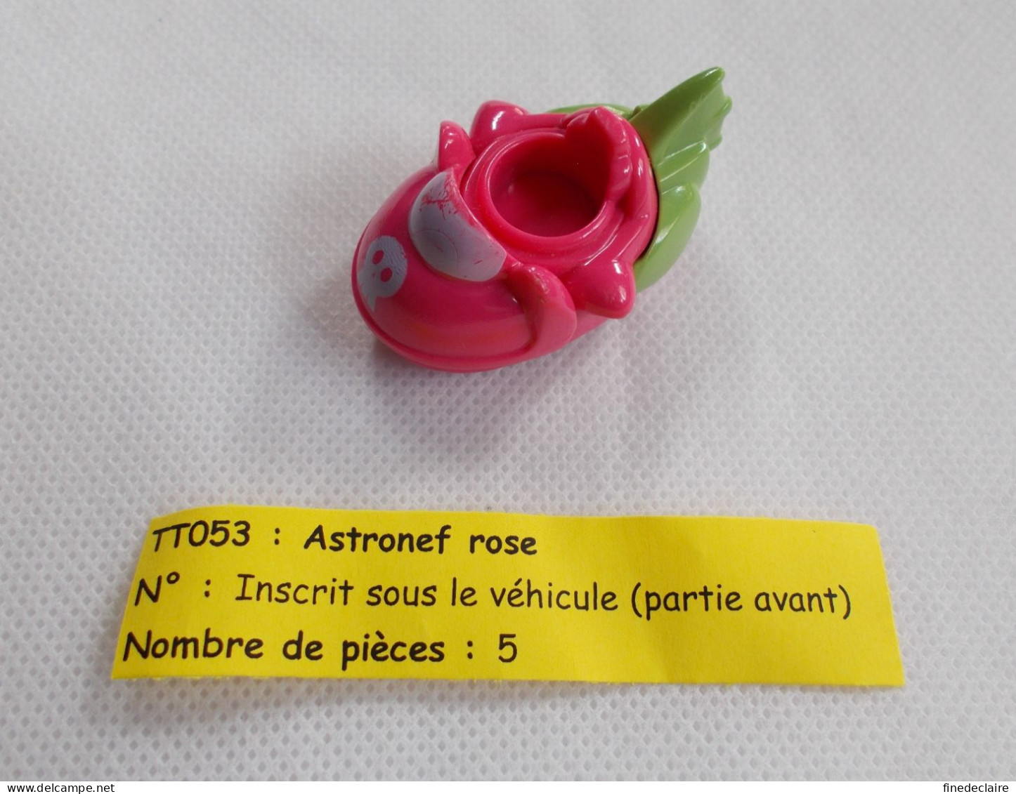 Kinder - Astronef Rose Avec Tête De Mort - TT053 - Sans BPZ - Mountables