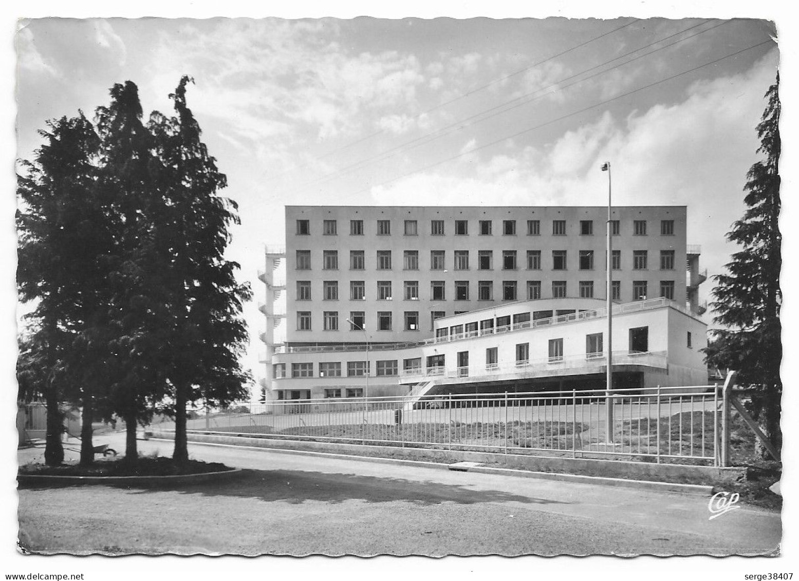 Gueret - Annexe Du Lycée De Jeunes Filles - N° 1829  # 2-23/4 - Guéret