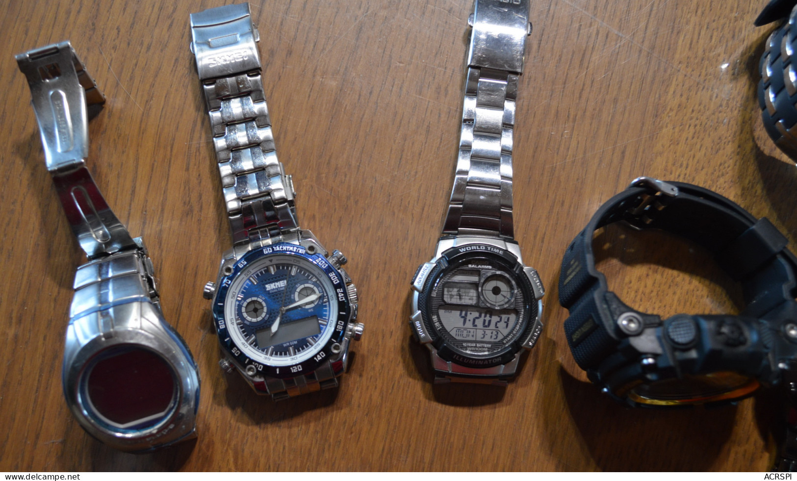 Lot De 9 Montres   Horlogerie Bijoux - Moderne Uhren