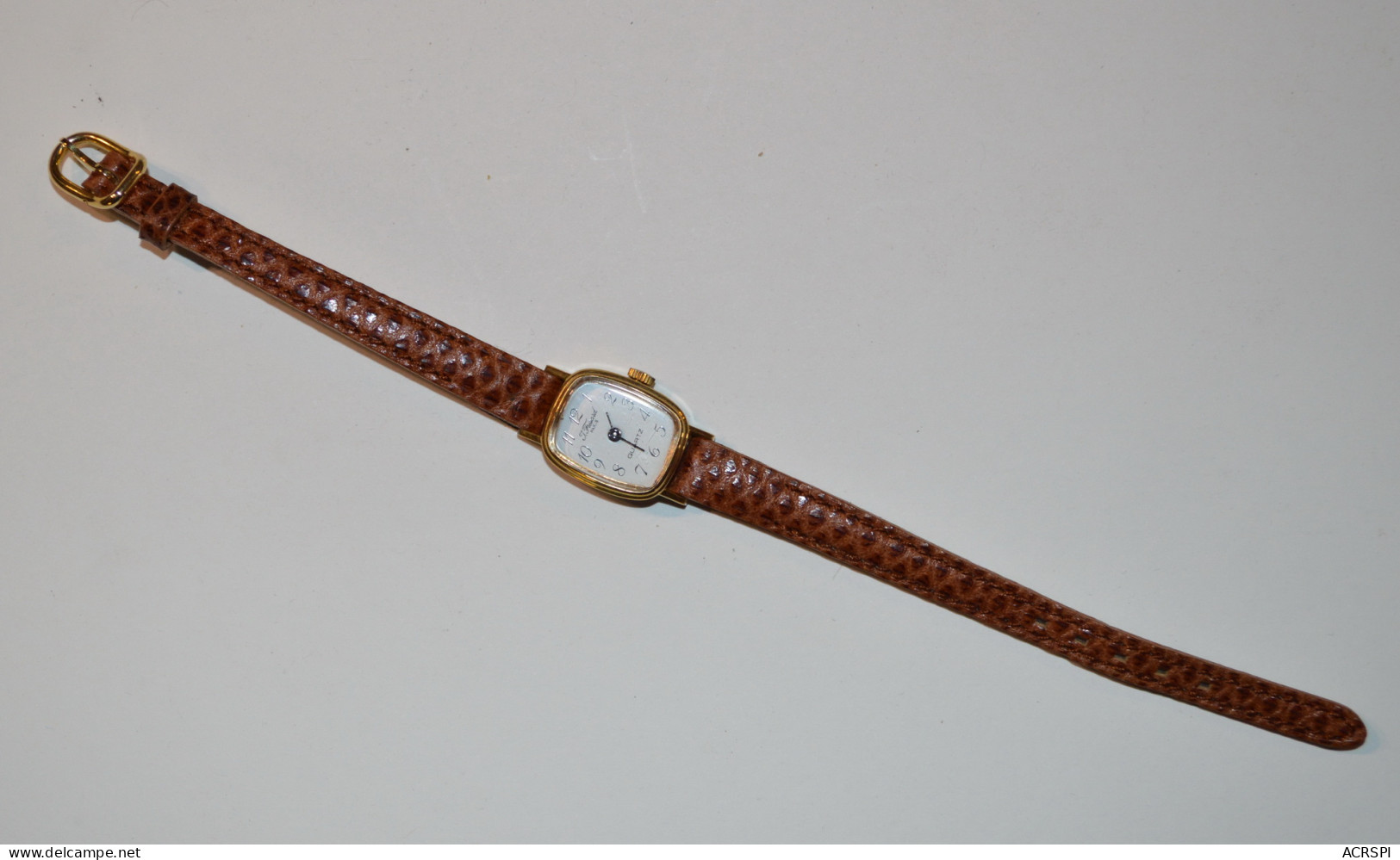 montre Frésard Paris femme avec son boitier FRESARD