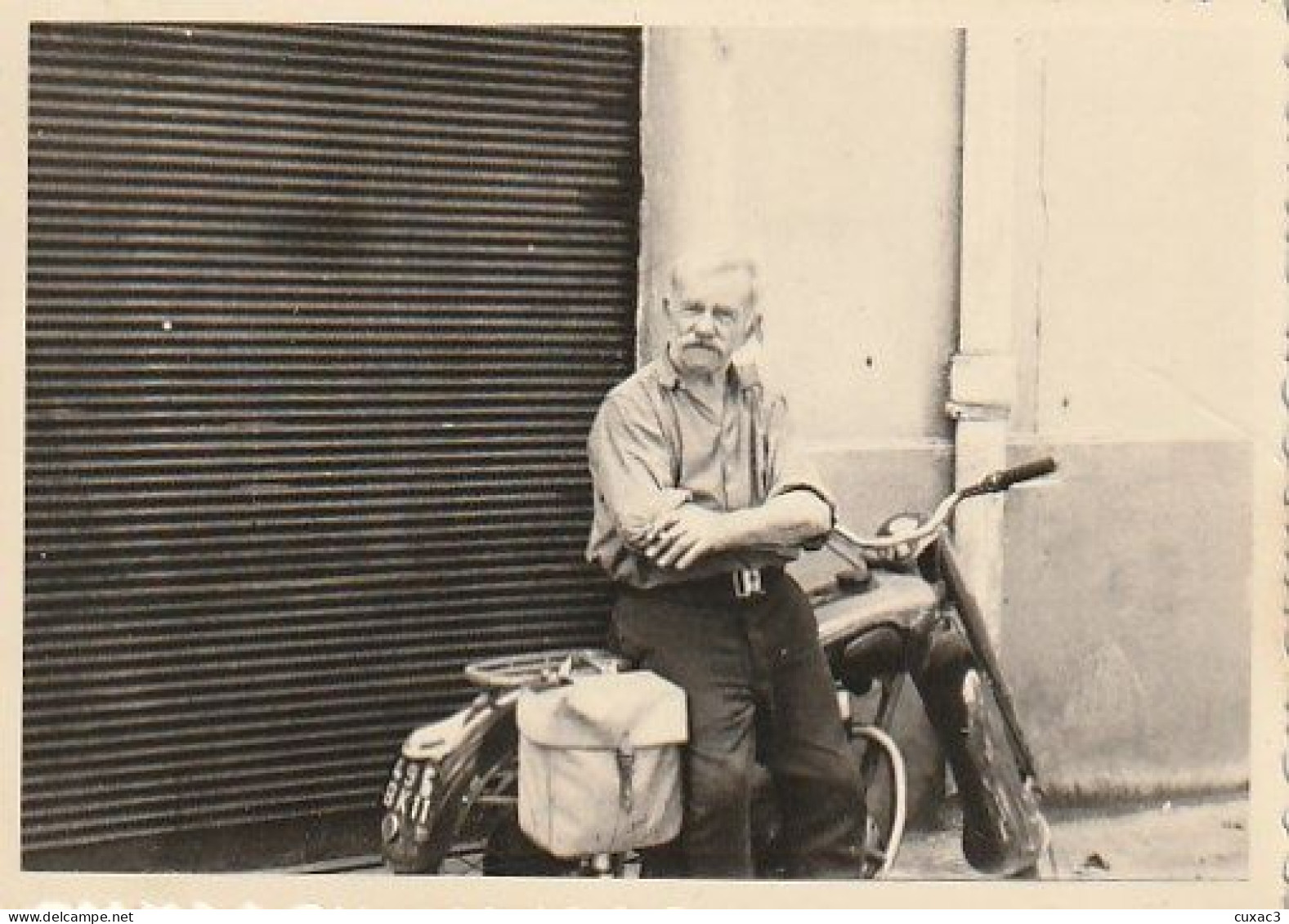 Photo  6/9 Cm - Moto Devant Le Garage D' éléctrie-auto  Alexis Piquemal Narbonne - Narbonne