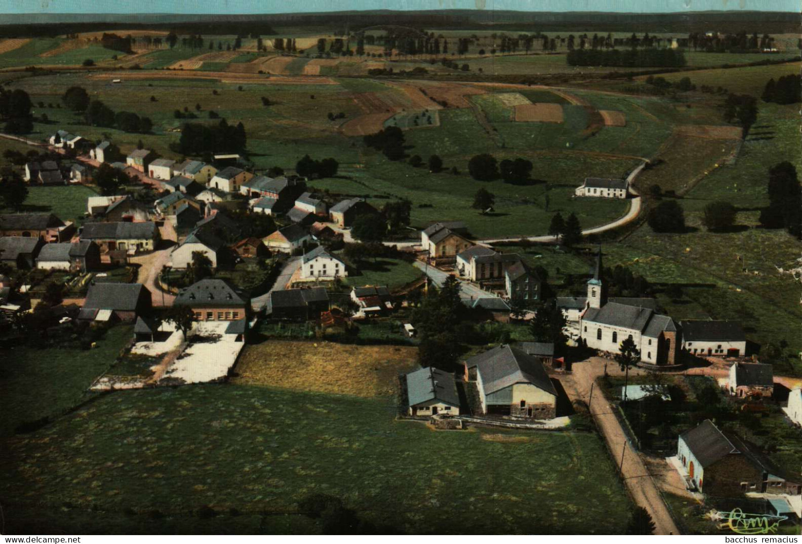 NEUVILLERS (Prov.de Luxembourg) - Vue Aérienne - Panorama De Village - Libramont-Chevigny