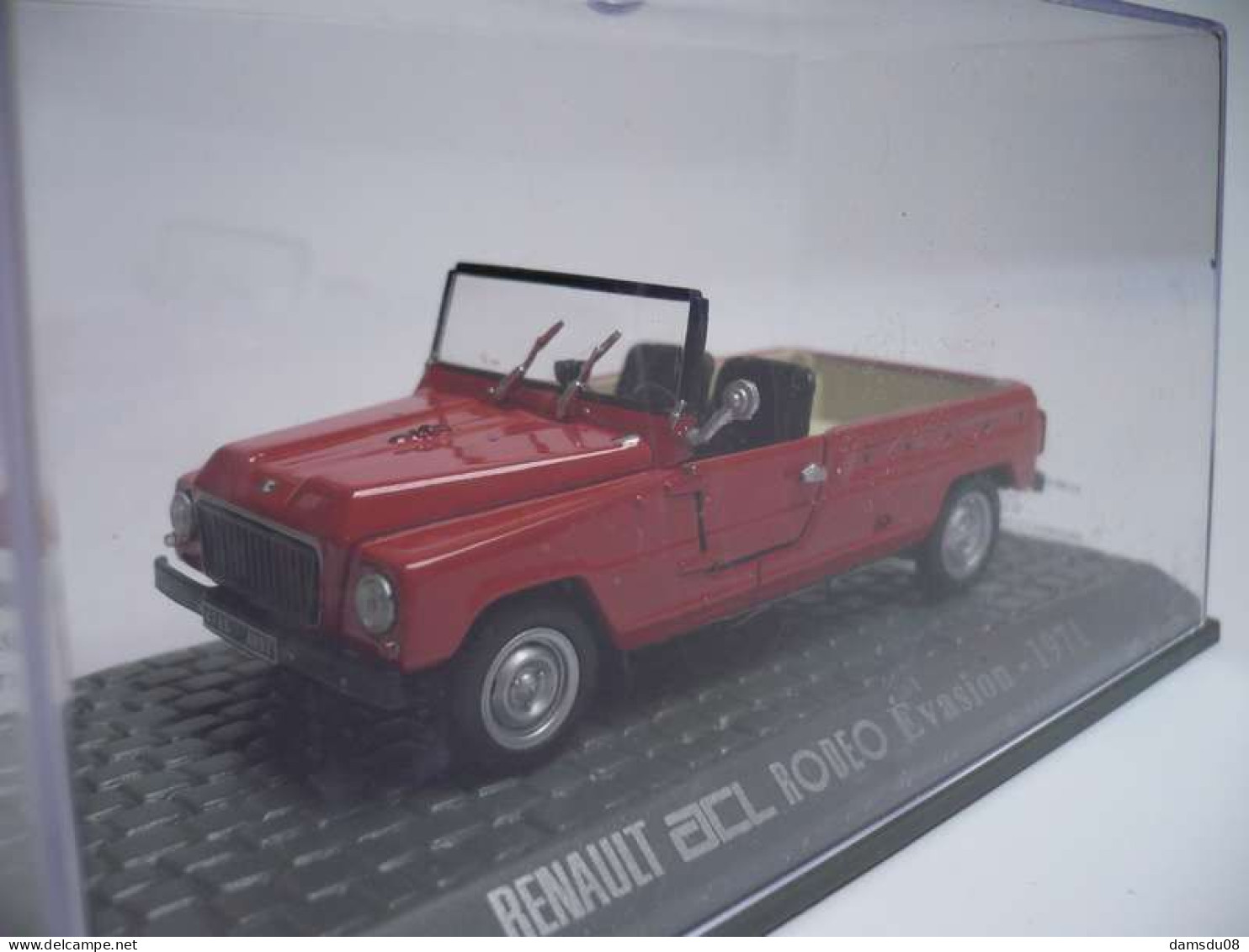 Universal Hobbies Renault ACL Rodeo Evasion 1971 Echelle 1/43 En Boite Vitrine - Autres & Non Classés