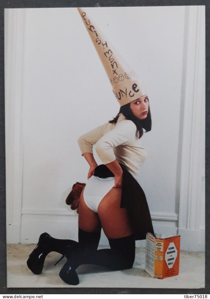 Carte Postale - Eric Kroll's Beauty Parade (femme Montrant Ses Fesses) - Advertising