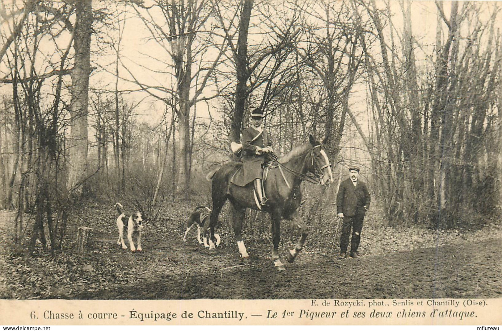 60* CHANTILLY  1er Piqueur Et Ses 2 Chiens D Attaque   RL42,0523 - Hunting