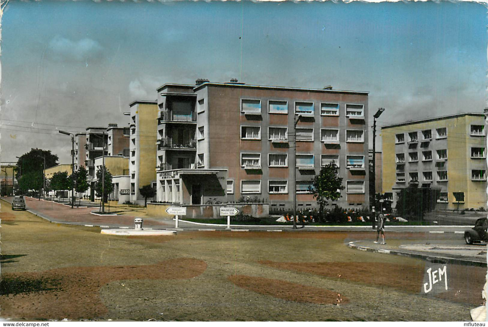 59* MAUBEUGE  Av De La Gare  CPSM(9x14cm)          RL42,0366 - Maubeuge