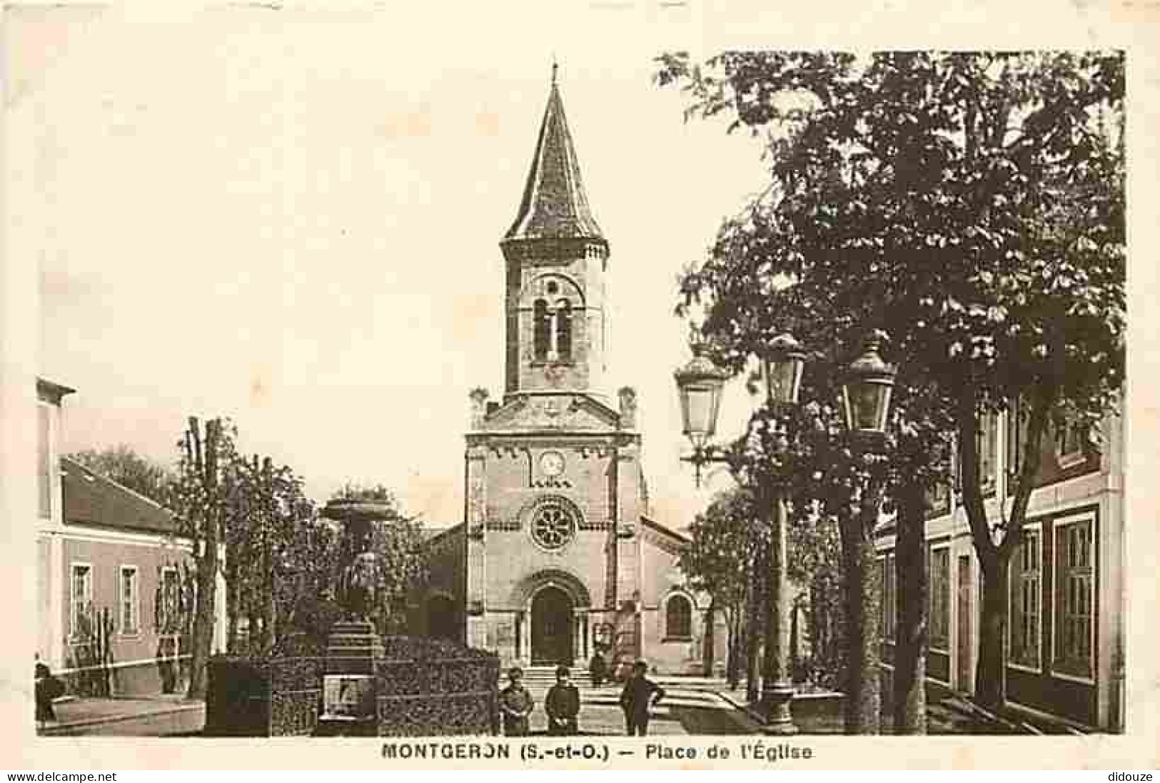 91 - Montgeron - Place De L'Eglise - Animé - CPA - Voir Scans Recto-Verso - Montgeron