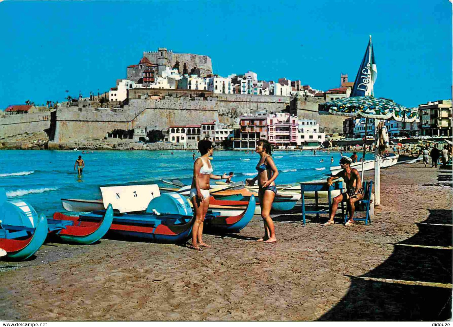 Espagne - Espana - Comunidad Valenciana - Peniscola - Playa Y Muelles Del Castillo - Plage Et Quais Du Château - Femme E - Castellón