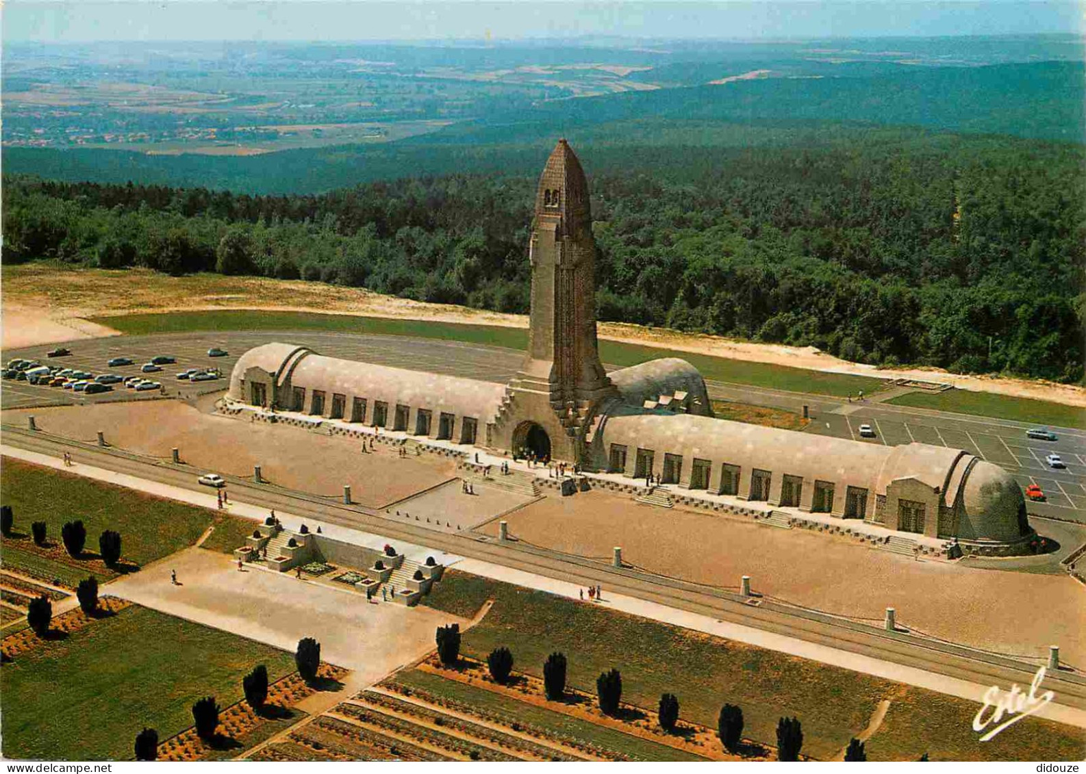 55 - Douaumont - L'Ossuaire De Douaumont - Vue Aérienne - CPM - Voir Scans Recto-Verso - Douaumont