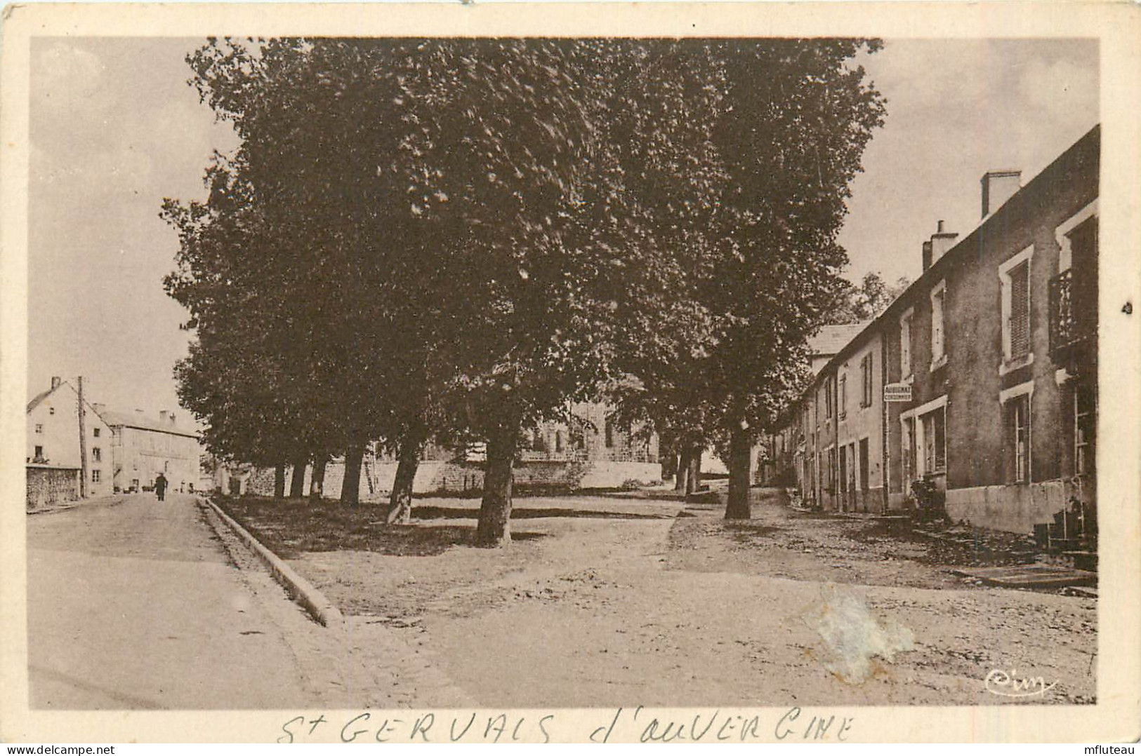 63* ST GERVAIS D AUVERGNE  Place Des Moutons           RL42,1018 - Saint Gervais D'Auvergne