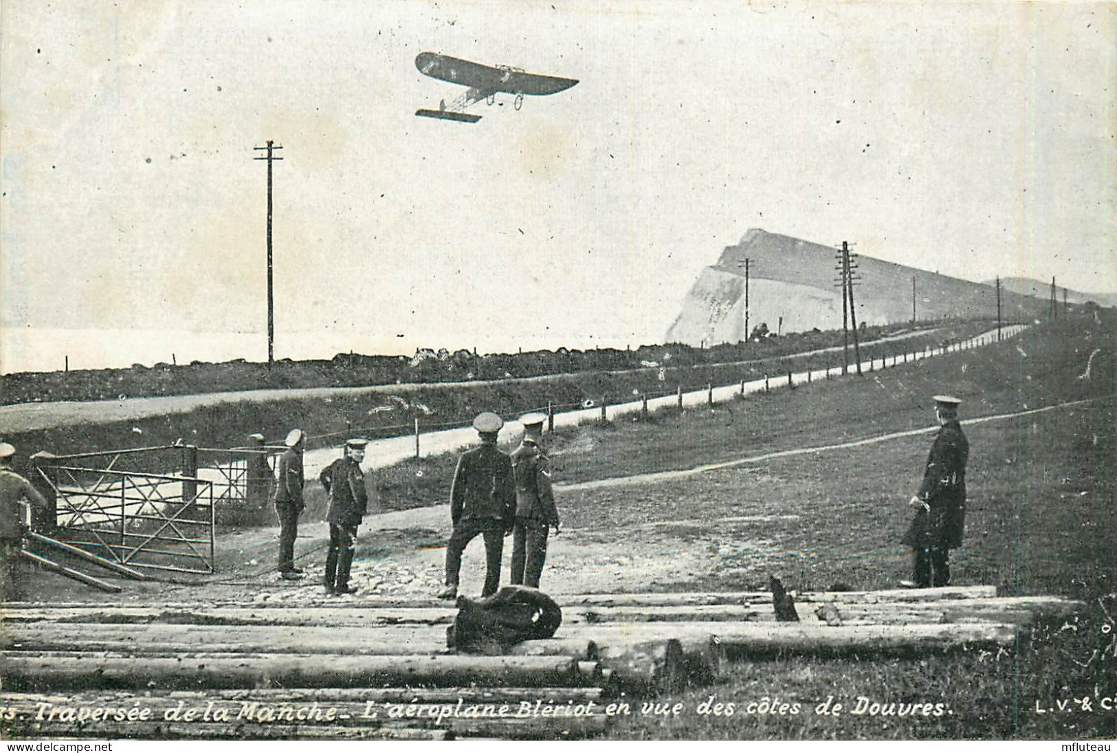 DOUVRES  Aéroplane Bleriot    En Vue Des Cotes De Douvres    RL42,0821 - Dover