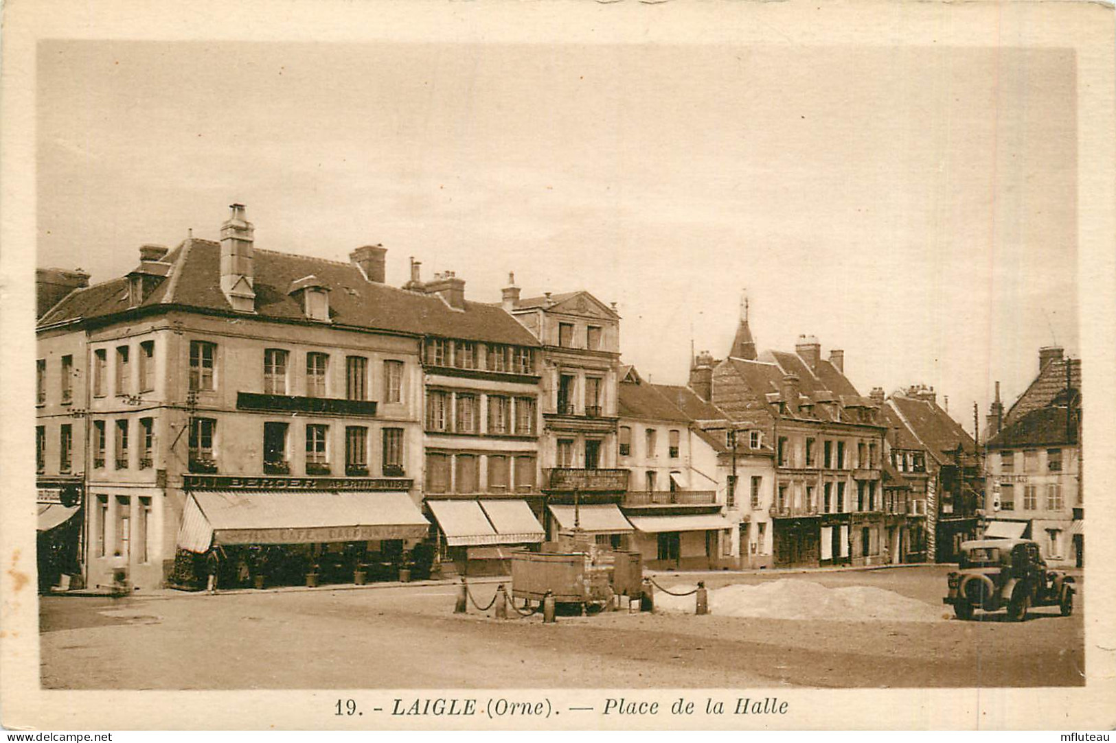 61* LAIGLE  Place De La Halle          RL42,0571 - L'Aigle