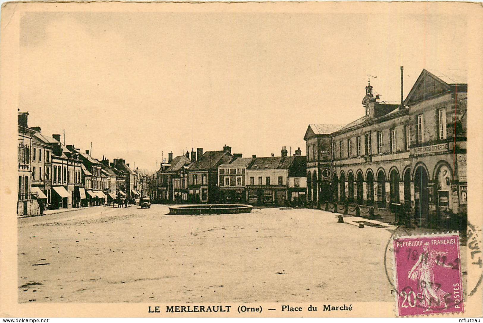 61* LE MERLERAULT   Place Du Marche           RL42,0549 - Le Merlerault