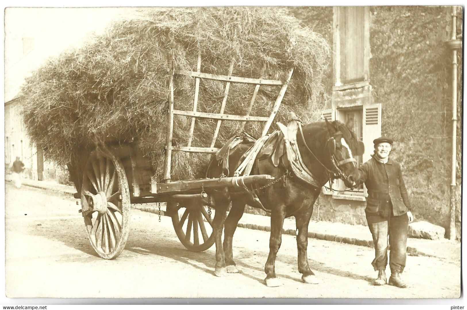 ETAMPES - Quartier Saint Pierre, Rue Sadi Carnot - Attelage Ramassage De Foin - CARTE PHOTO - Etampes