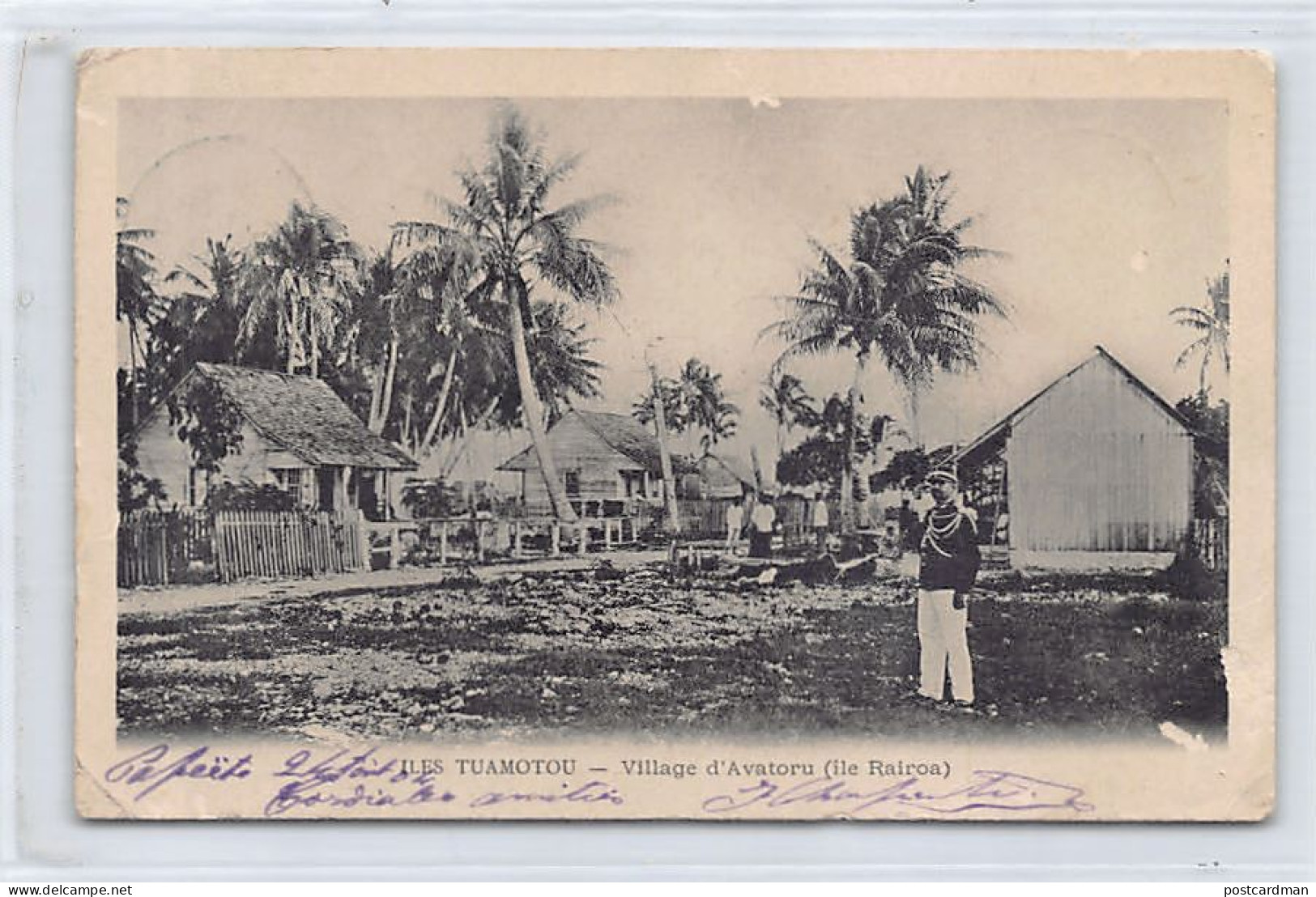 Polynésie - ILES TUAMOTU - Village D'Avatoru (Ile Rairoa) - Gendarme - Ed. Inconnu  - Polynésie Française