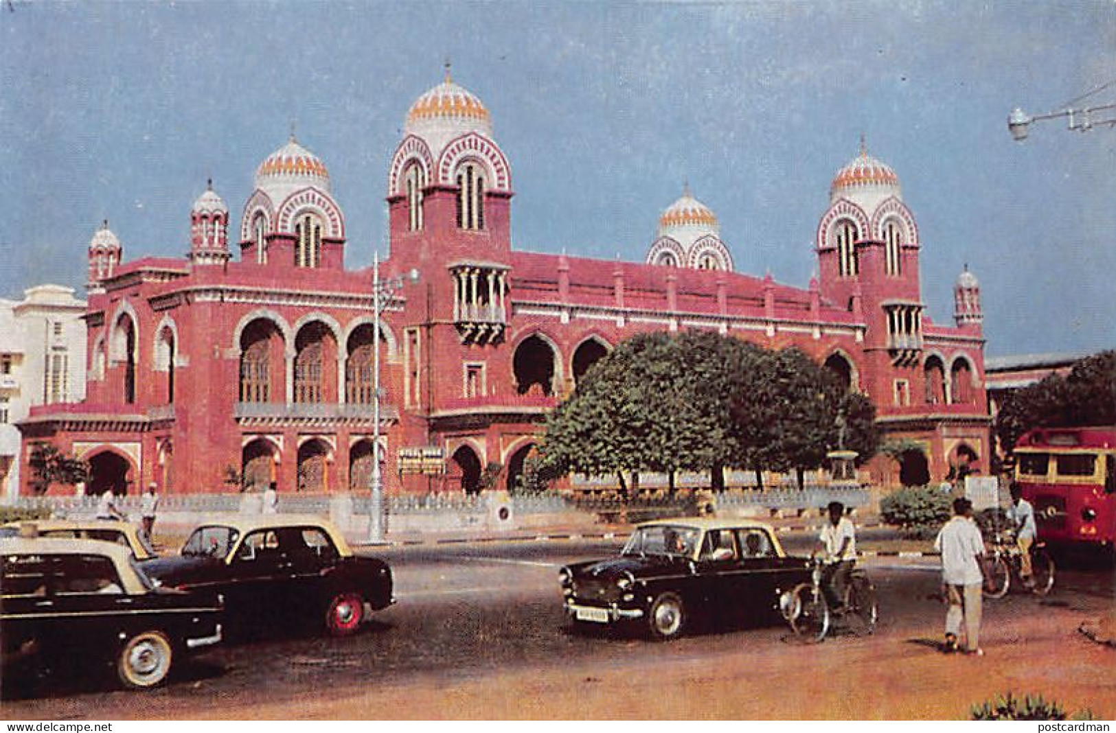 India - CHENNAI Madras - The University - Publ. In Russia By Soviet Arts. 1968 - Indien