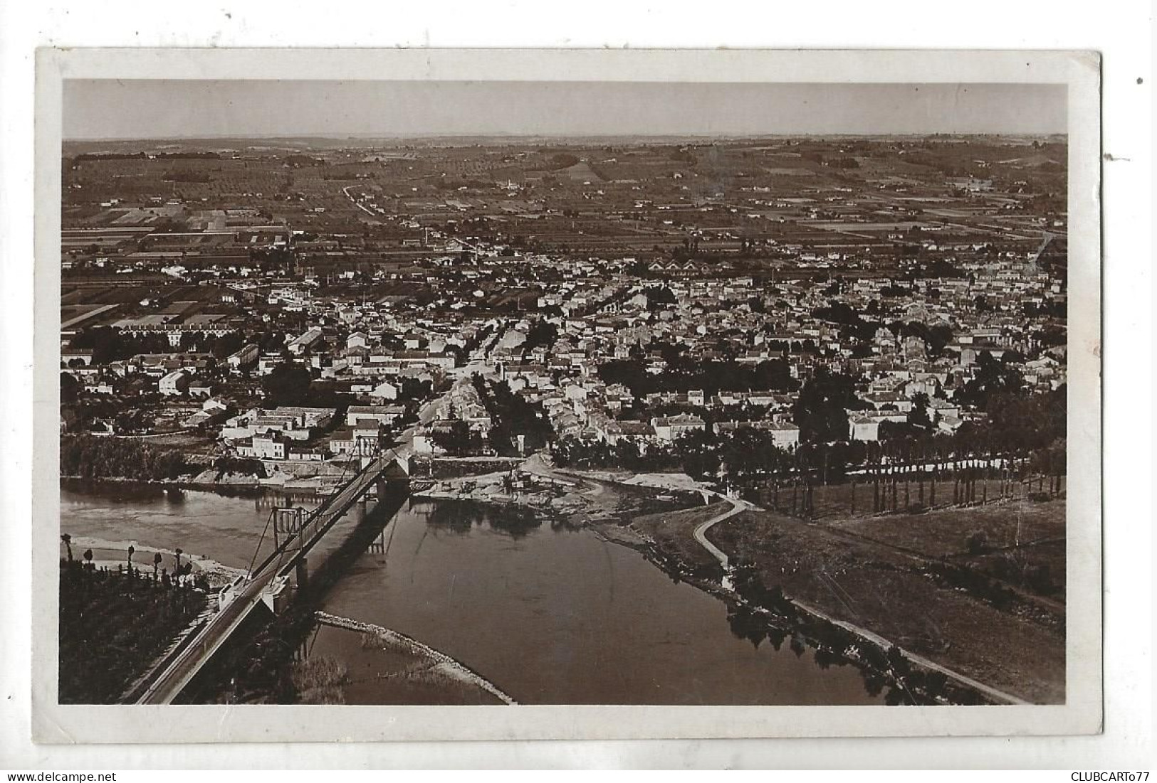 Marmande (47) : Vue Aérienne Générale Au Niveau Du Quartier Du Pont Suspendu En 1934 PF. - Marmande